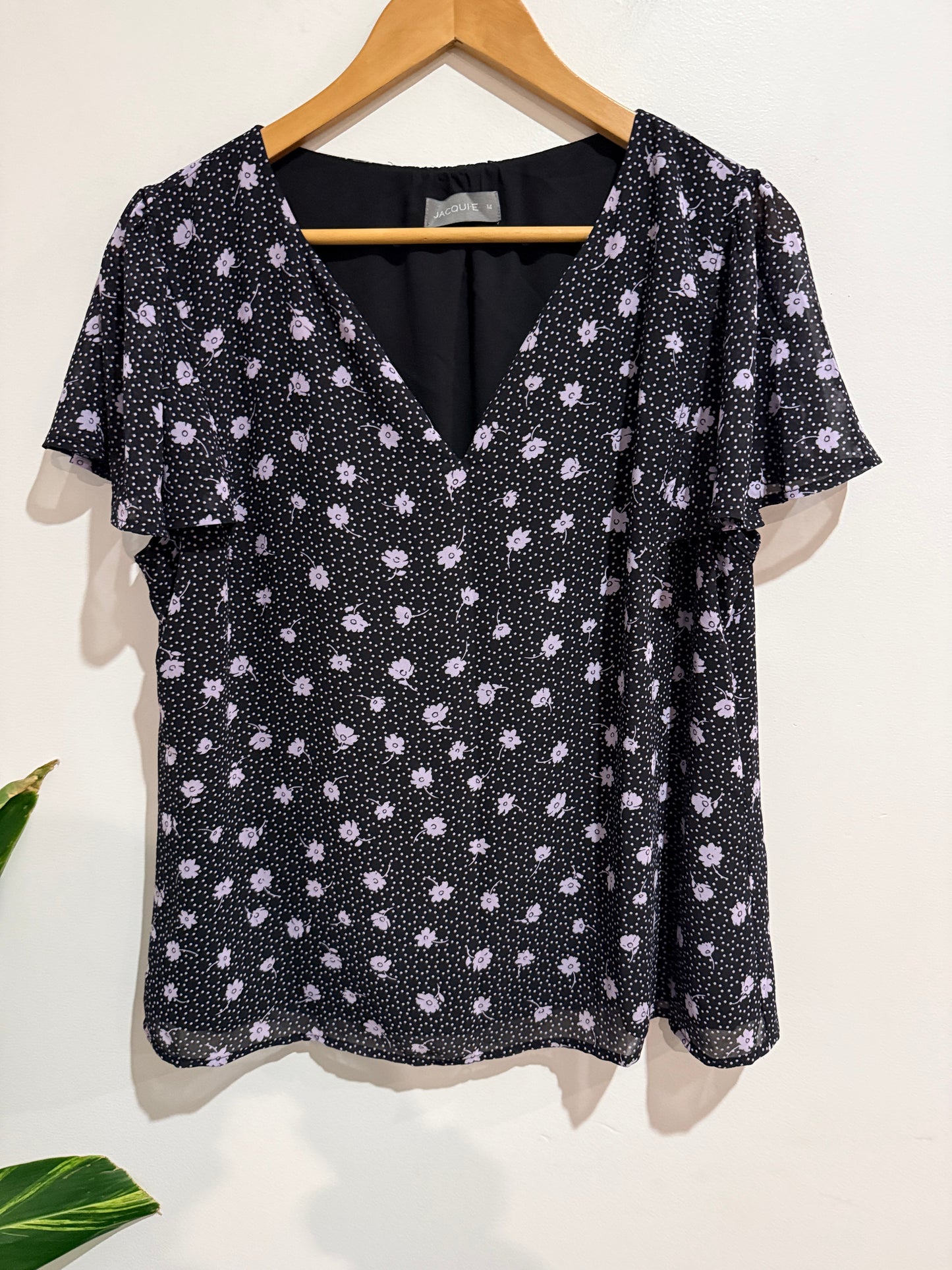 Jacqui E Size 14 Black Floral Polka Dot Top