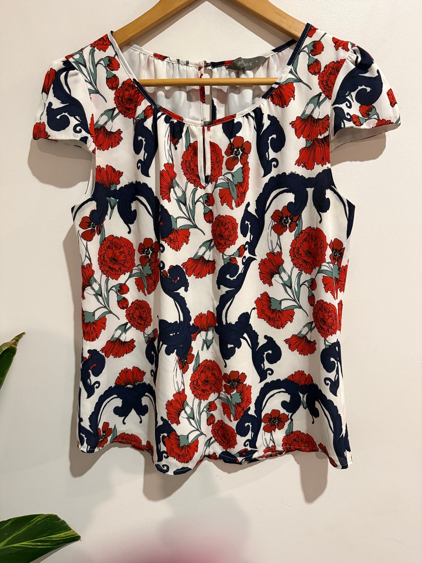 Jacqui E Size 10 Navy Red Floral Print Top