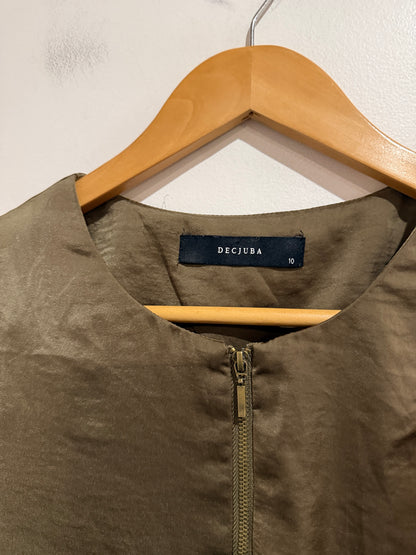 Decjuba Size 10 Olive Satin Zip Front Top