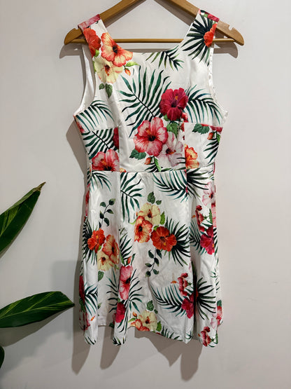 Pagani Size 10 White Tropical Print Dress