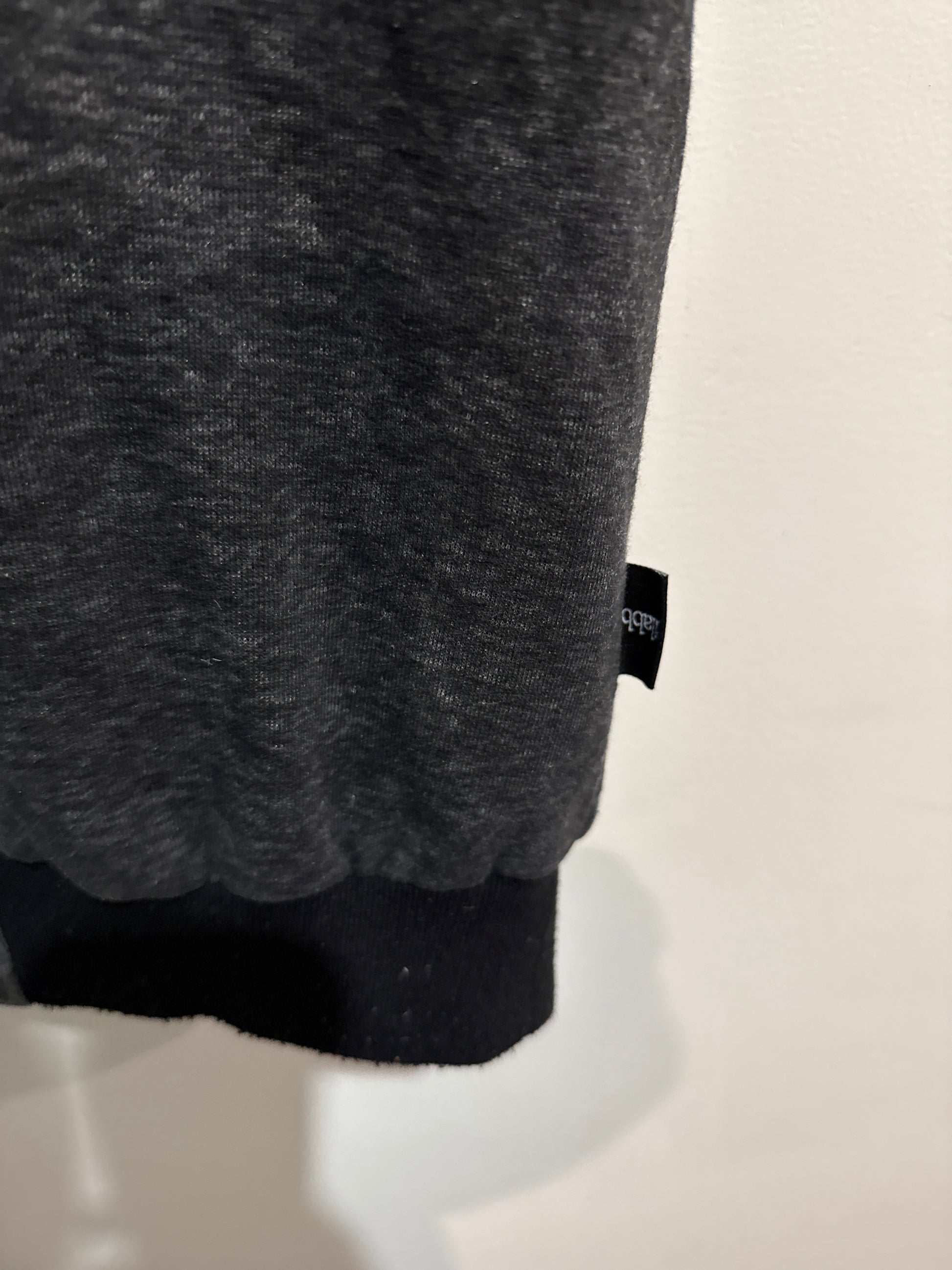 Ilabb Size L Grey Black Sleeveless Hooded Vest