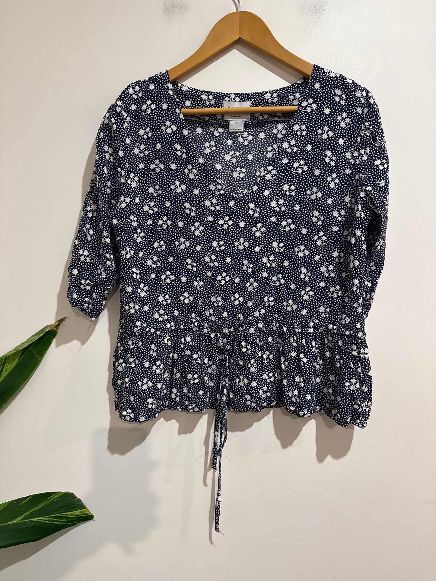 Blak Love Size 10 Navy Floral Peplum Top