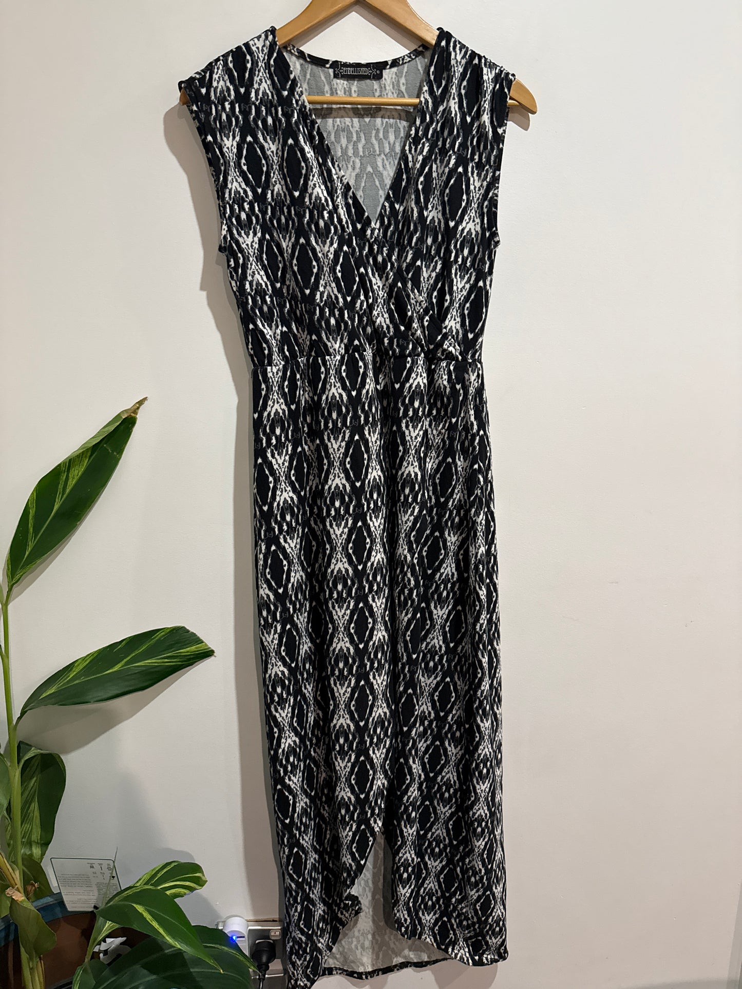 Embellished Sleeveless Patterned Wrap Dress Size 10