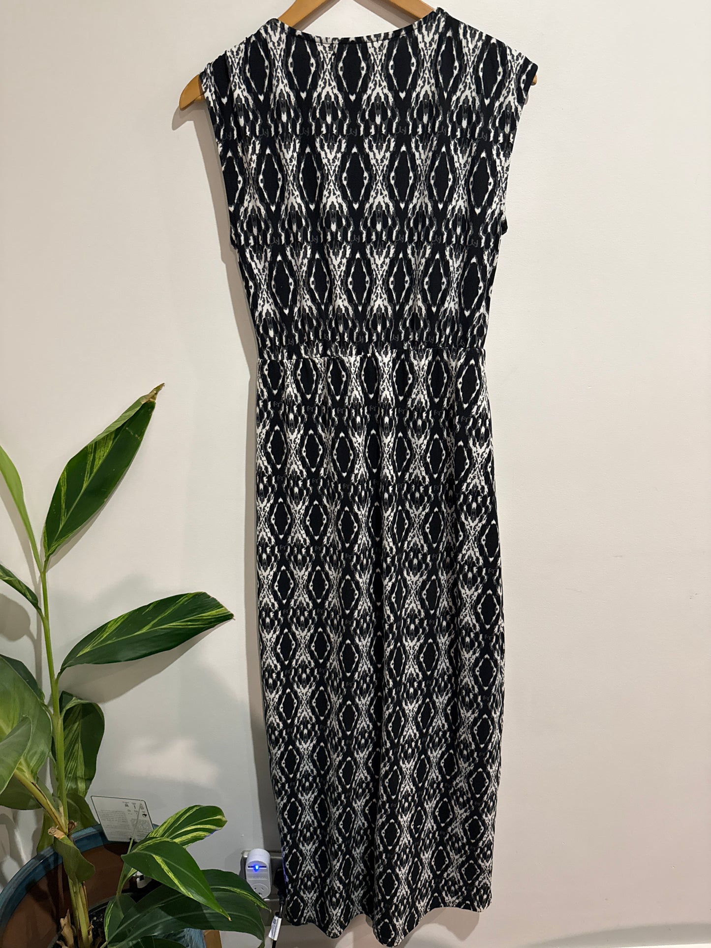 Embellished Sleeveless Patterned Wrap Dress Size 10