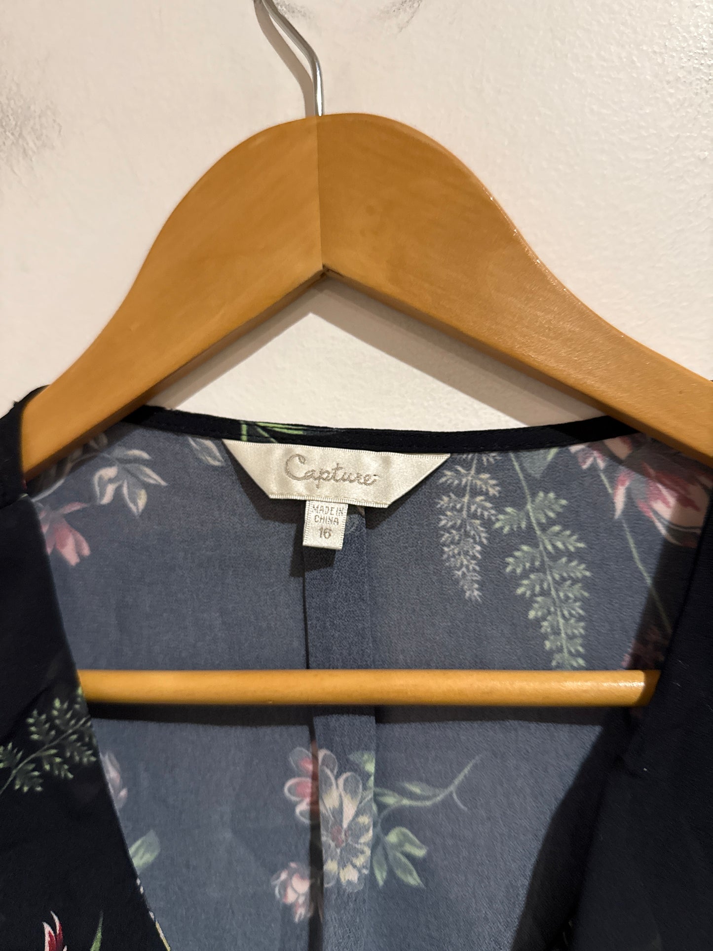 Capture Floral Print Long-sleeve Shirt Size 16