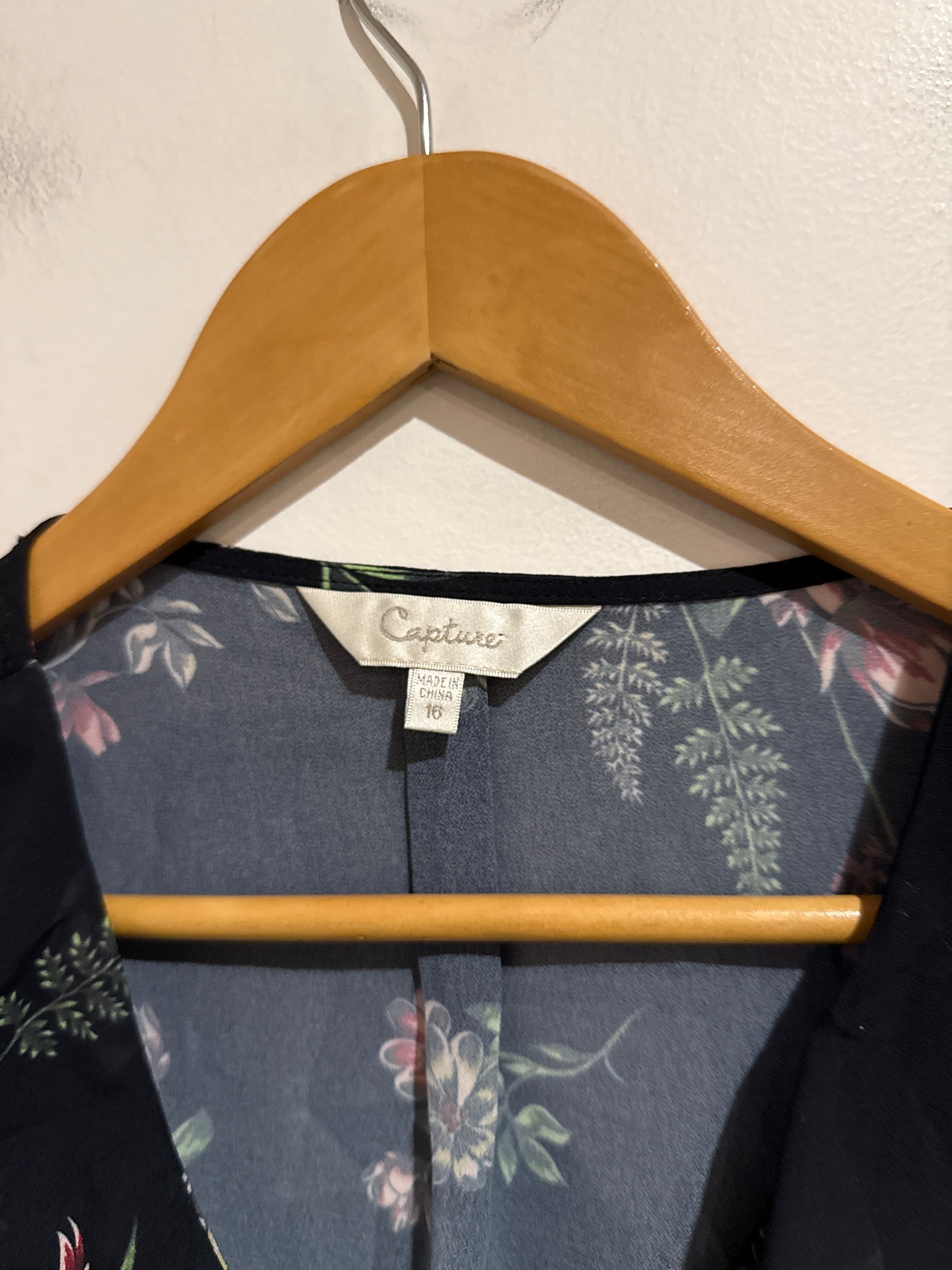 Capture Floral Print Long-sleeve Shirt Size 16
