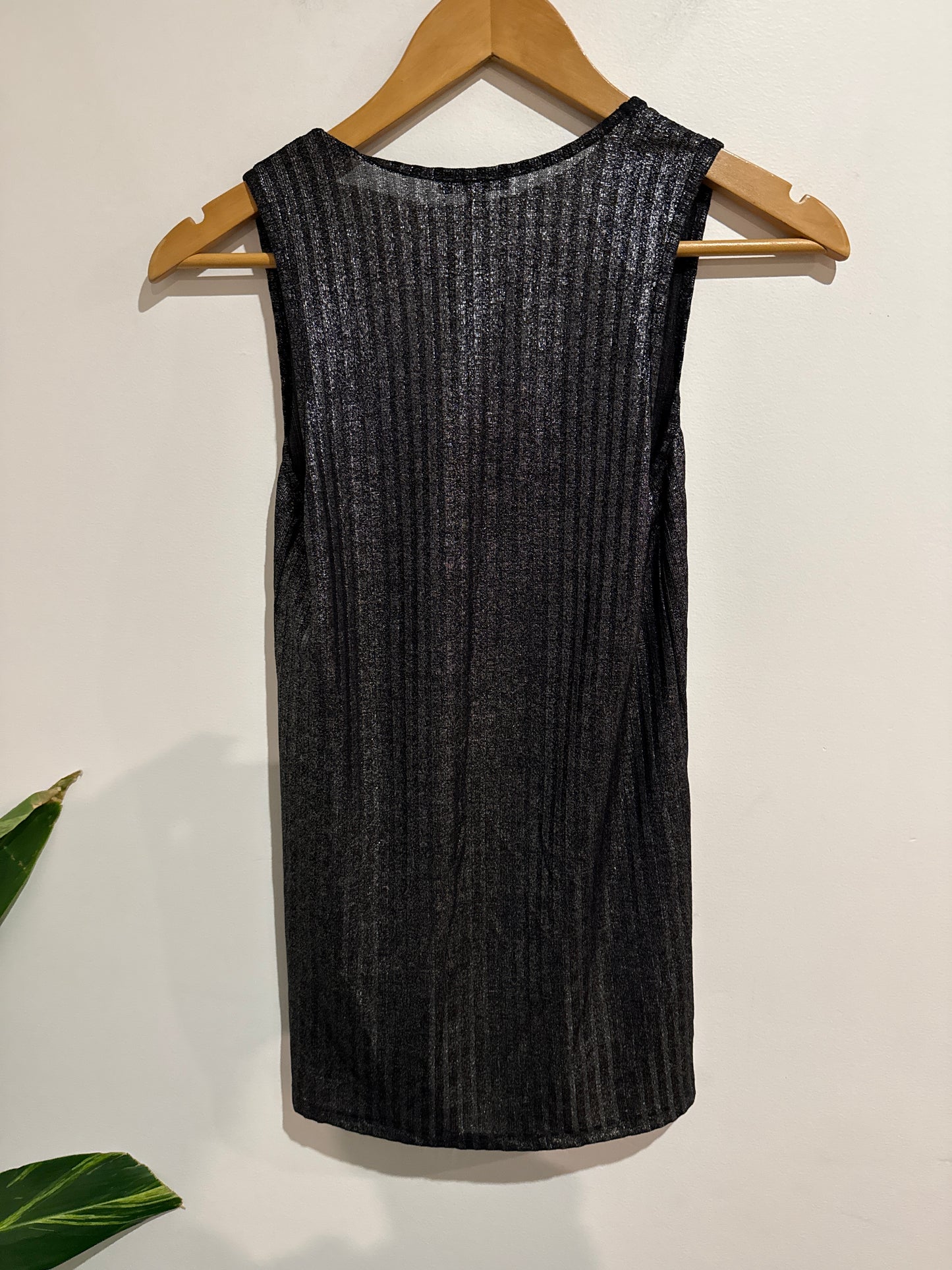 Storm Scoop Neck Tank Top Size 8