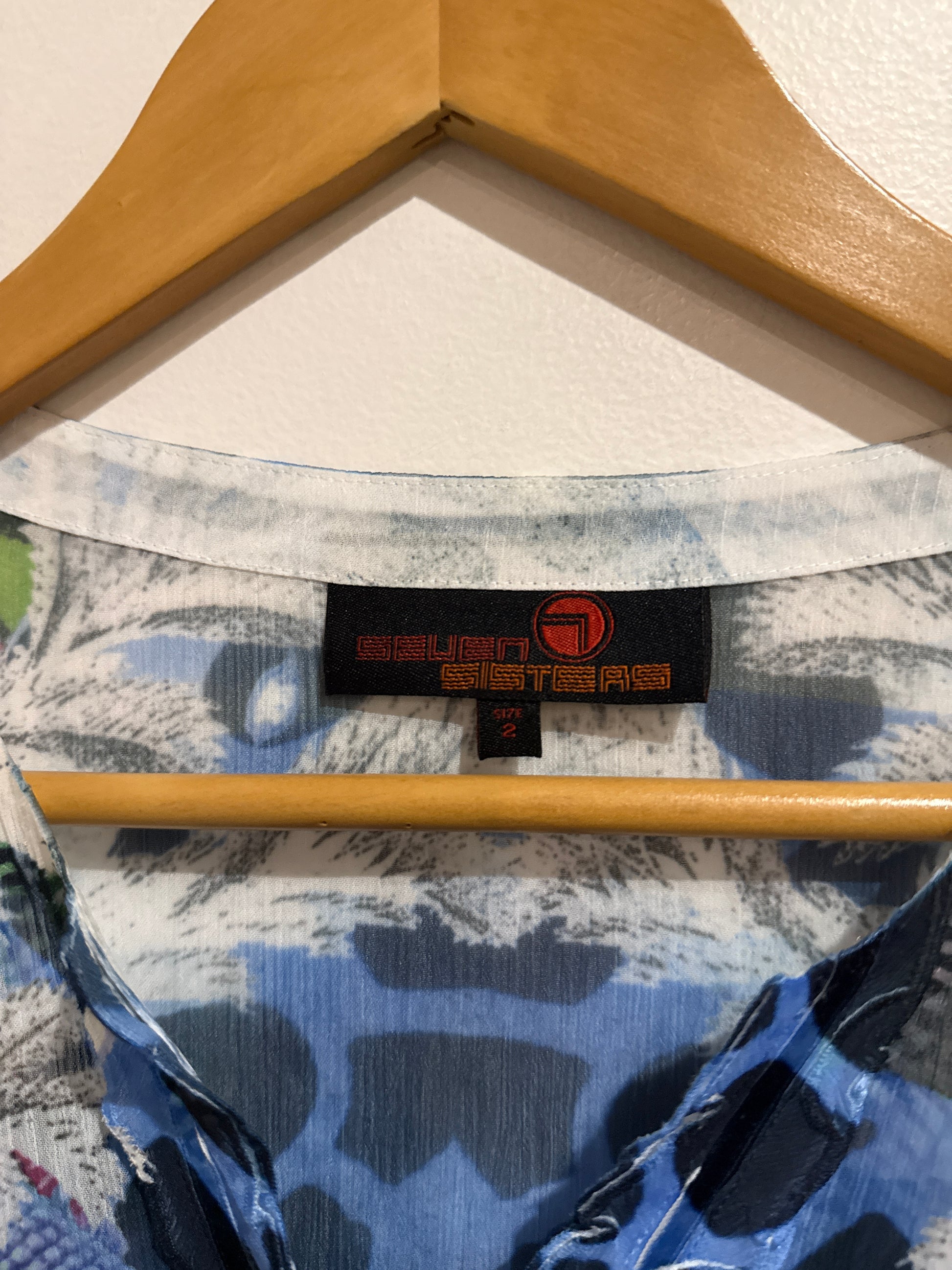 Seven Sisters Printed Silk Top Size 2 | U/Arm to U/Arm 48cm