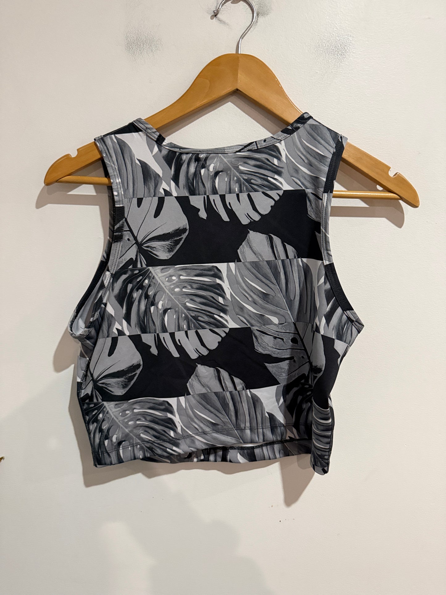 Nike Dri-fit Cropped Running Tank Size M