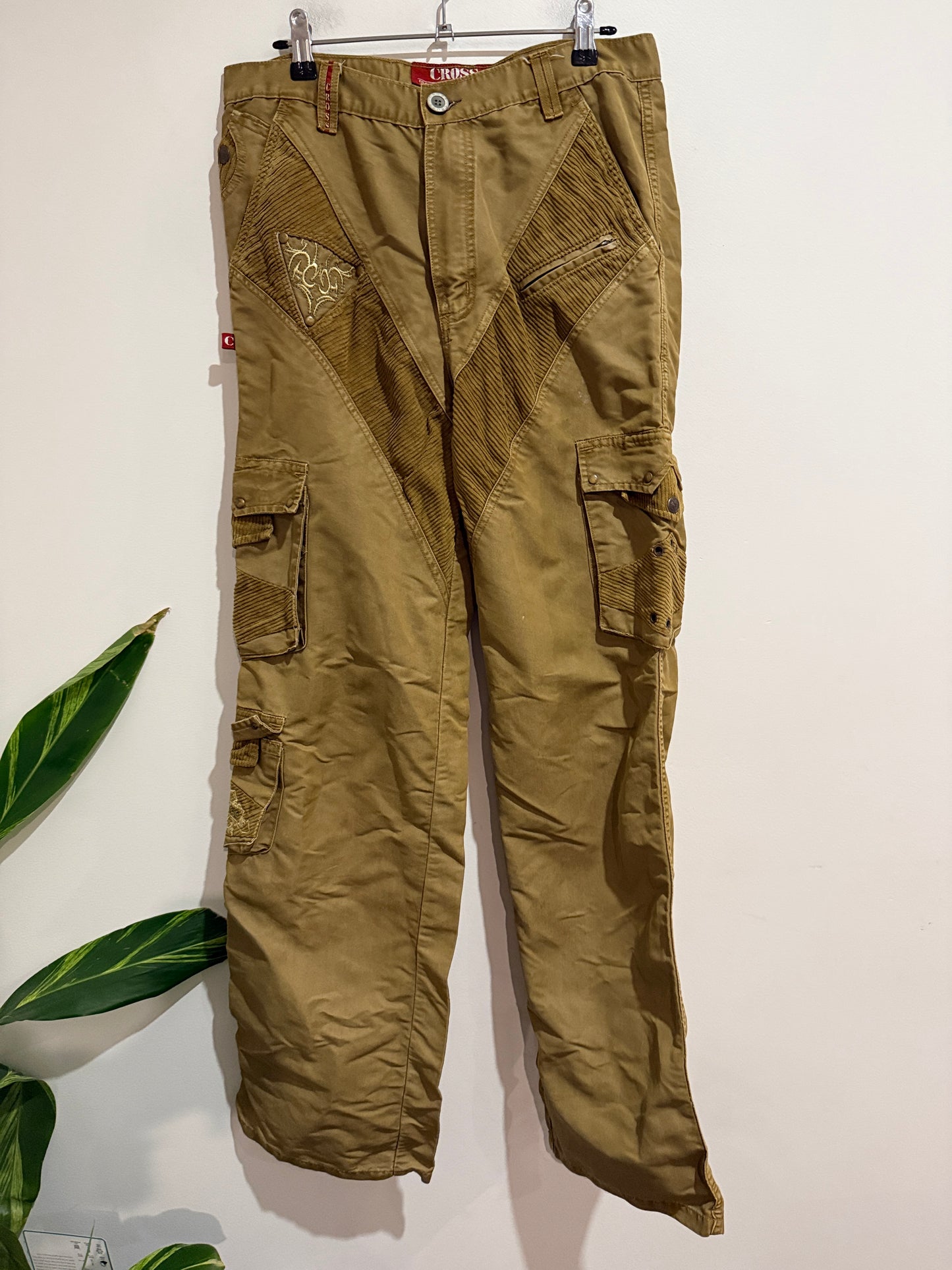 Cross Cargo Size 32 | Waist 82cm Studded Pocket Cargo Pants