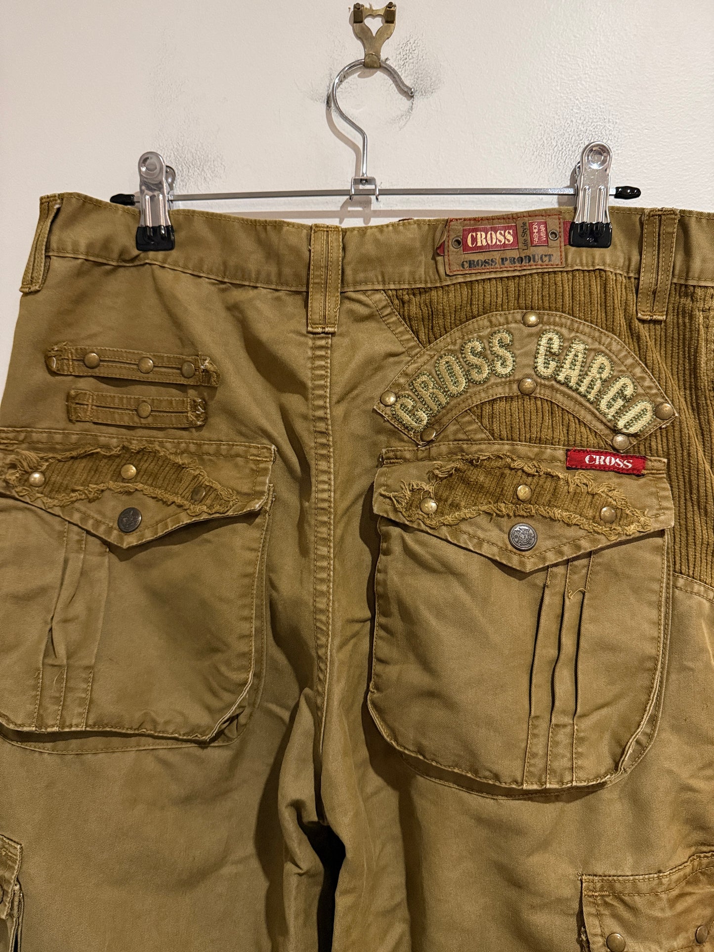 Cross Cargo Size 32 | Waist 82cm Studded Pocket Cargo Pants