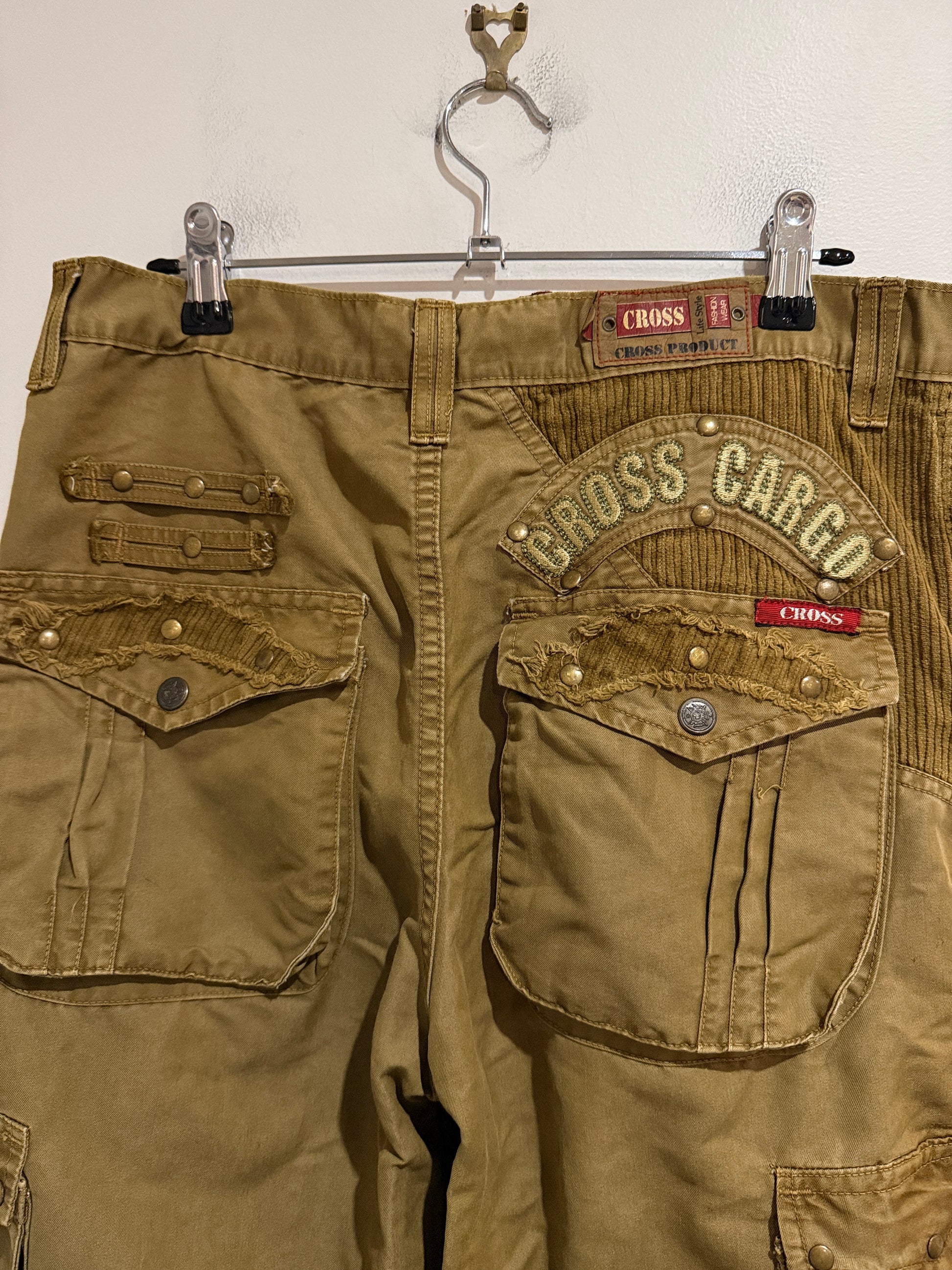 Cross Cargo Size 32 | Waist 82cm Studded Pocket Cargo Pants