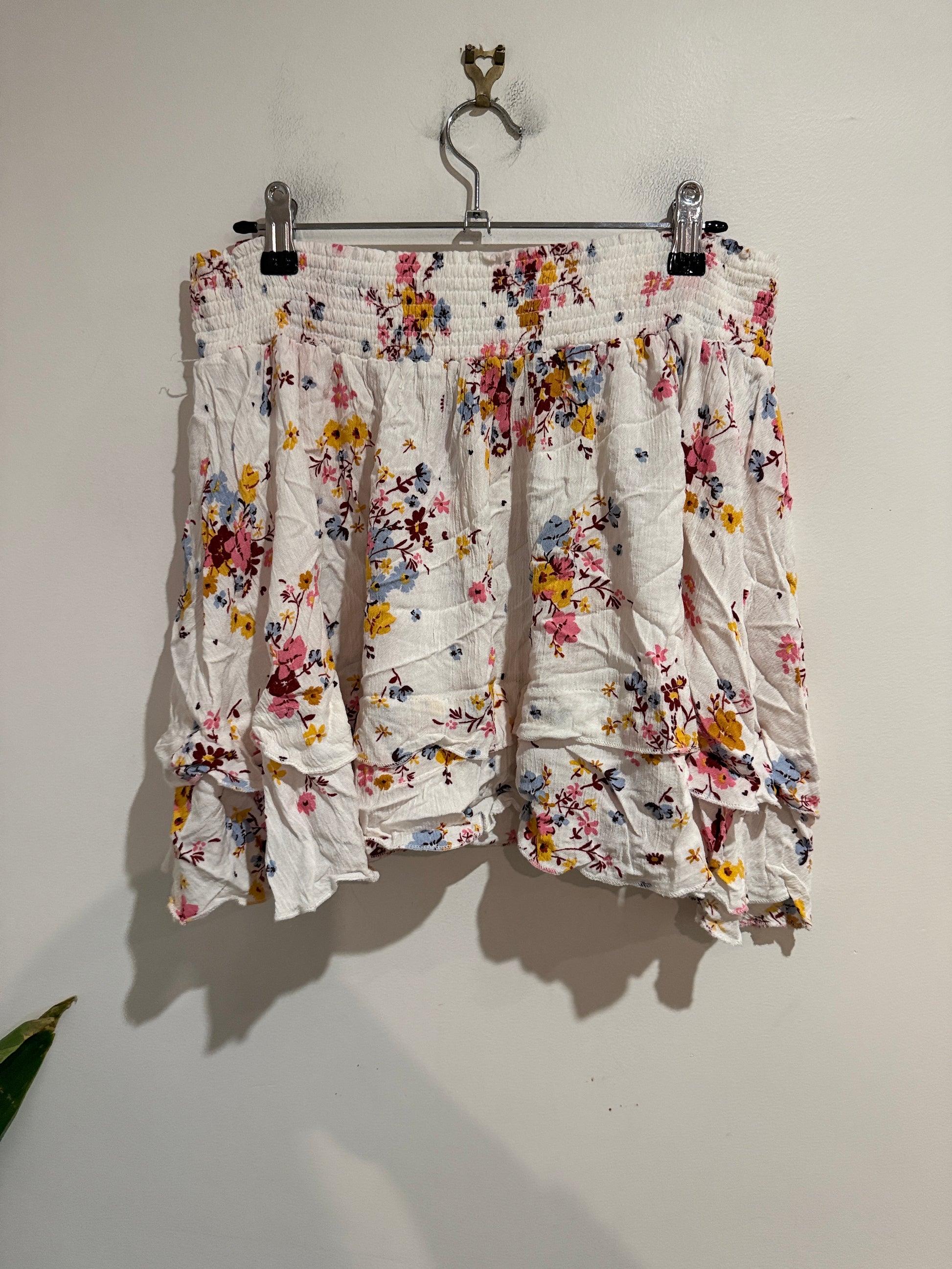 Mirage Size 16 Floral Print Skirt
