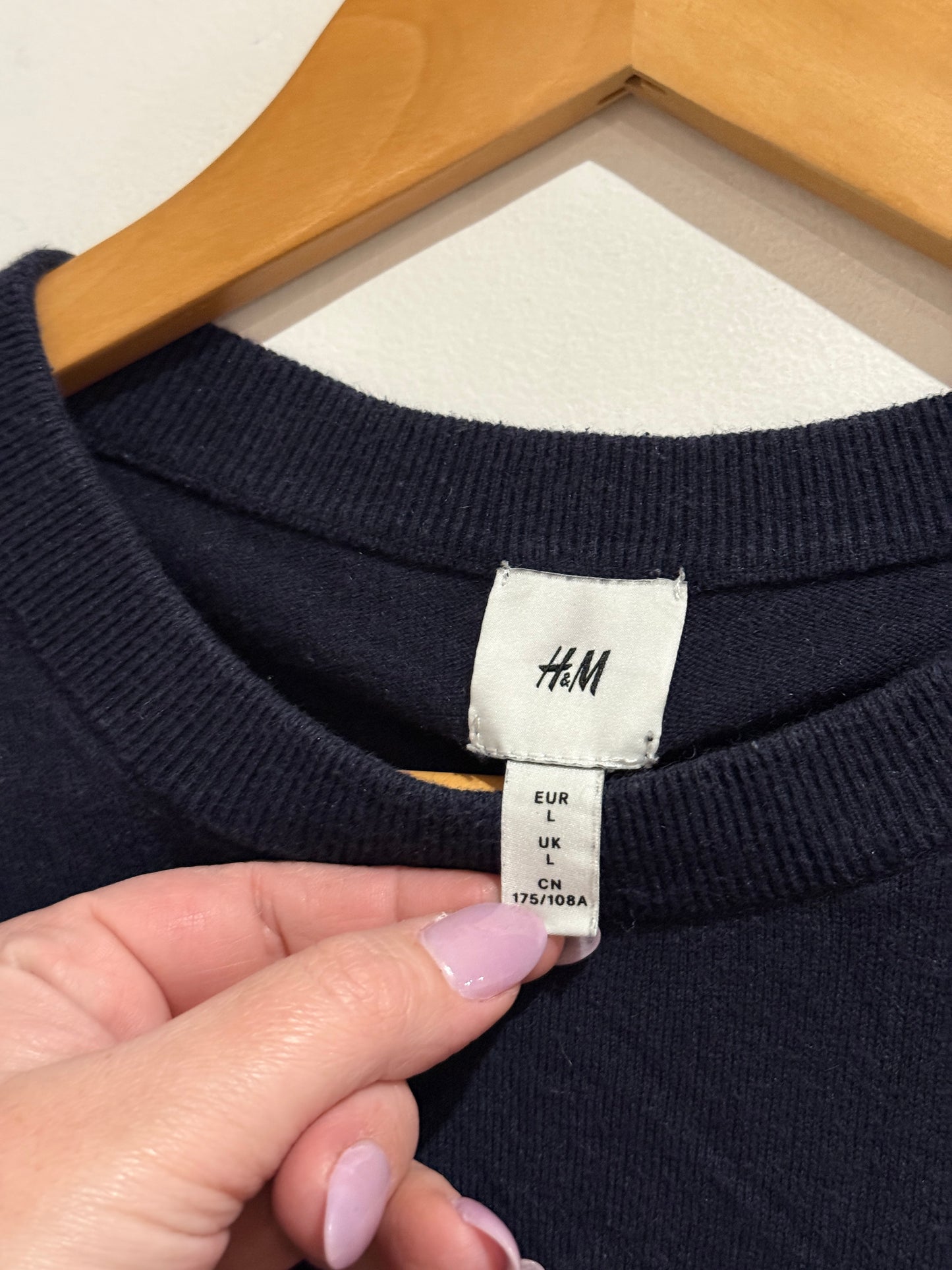 H&M Size L Crewneck Knit Sweater
