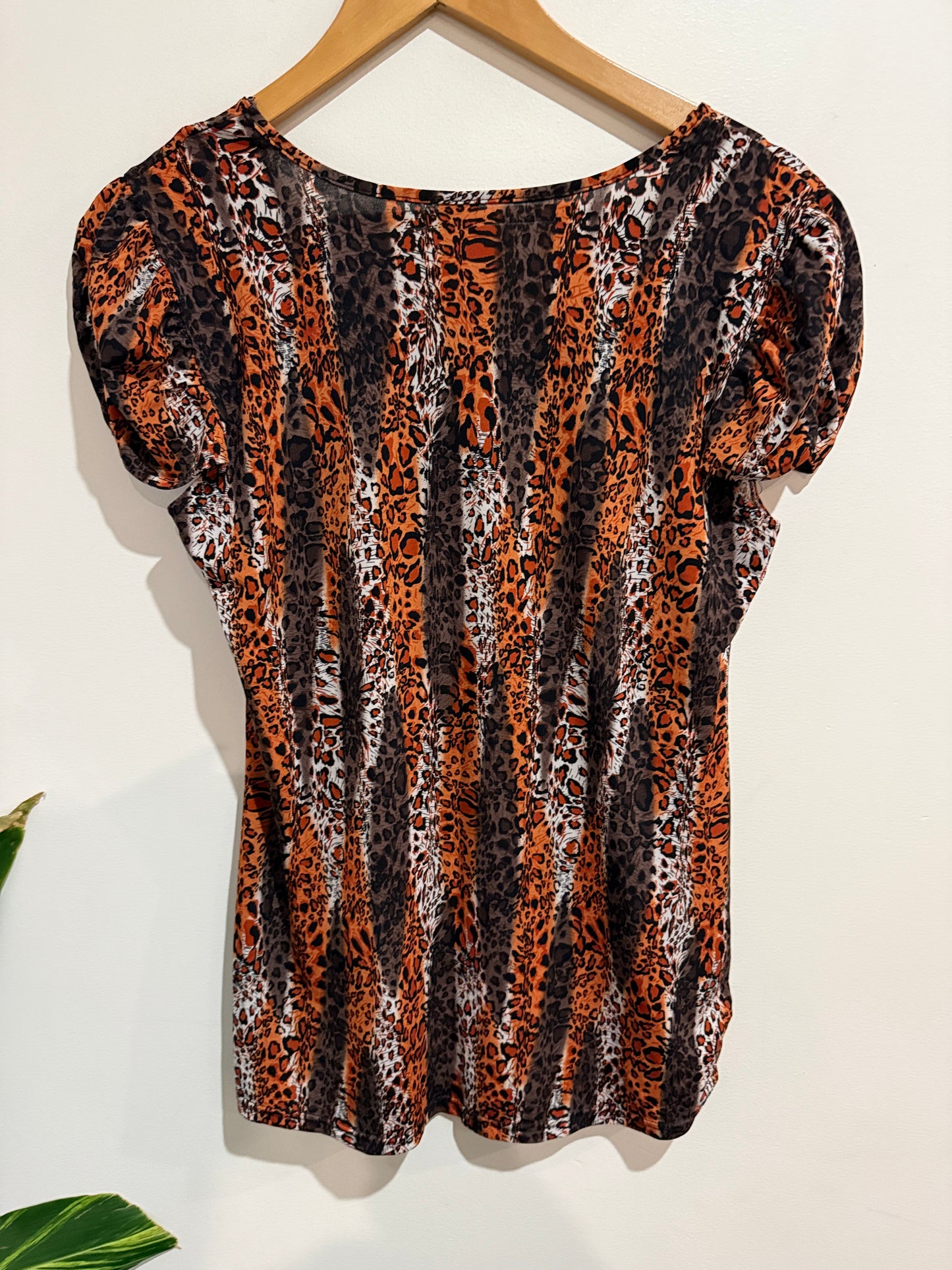 Brand Unknown U/Arm to U/Arm 45cm Animal Print Short-Sleeve Top