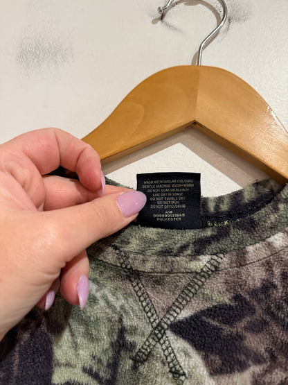 Back Country Size 8 Camo Fleece Top
