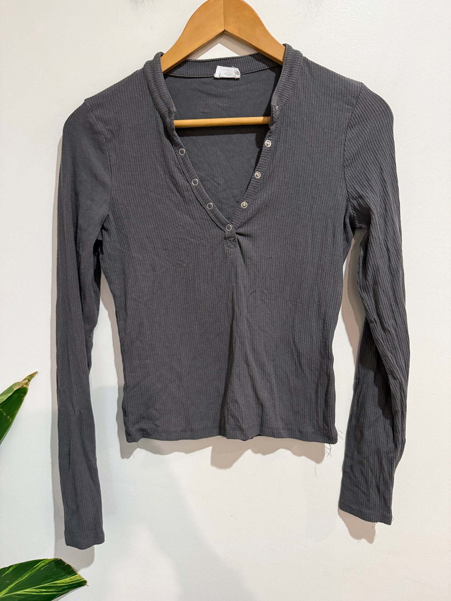 Cotton:On Size M Ribbed Henley Top