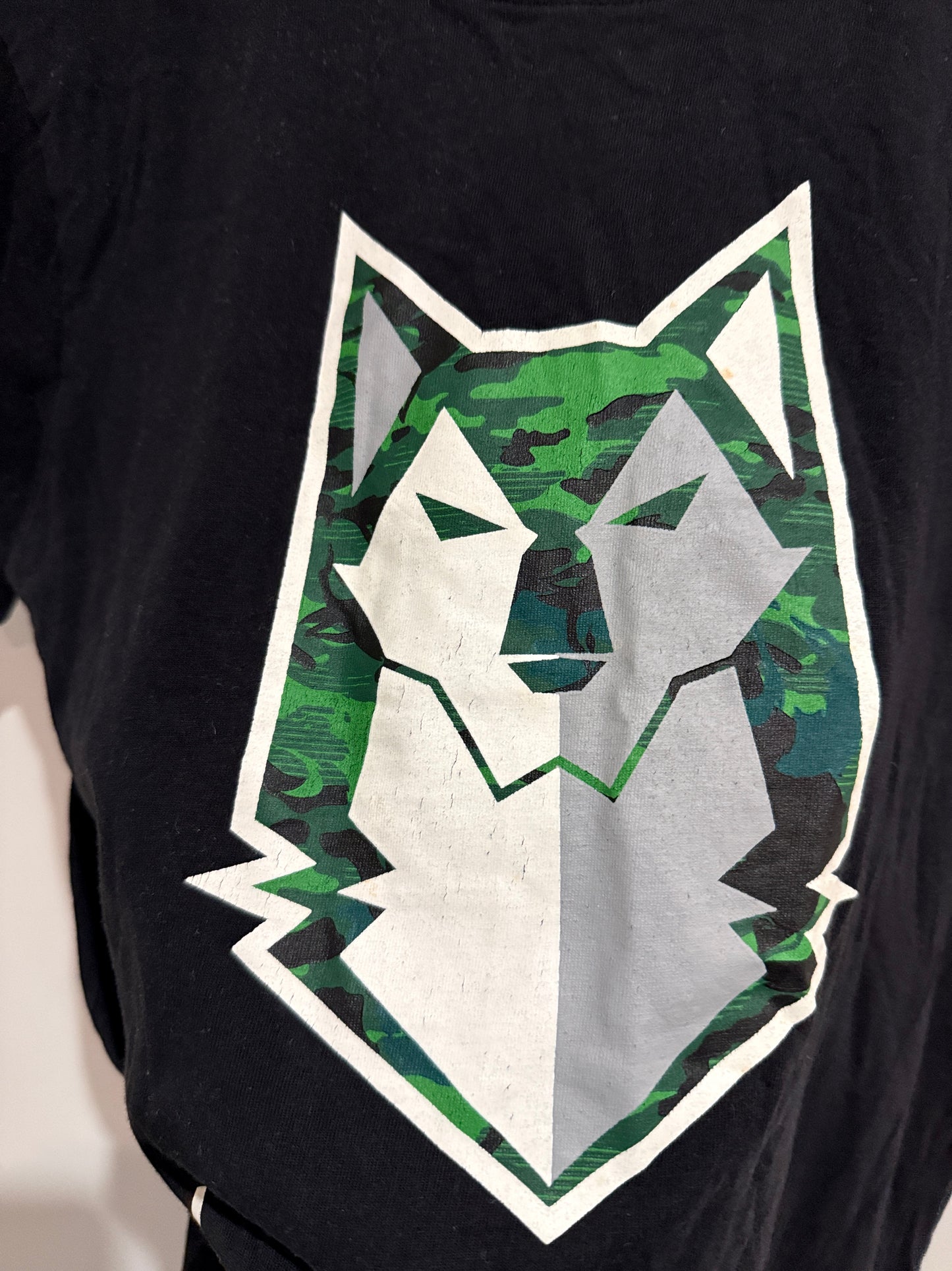 Brand Unknown Size 10Y Wolf Pack Graphic Tee