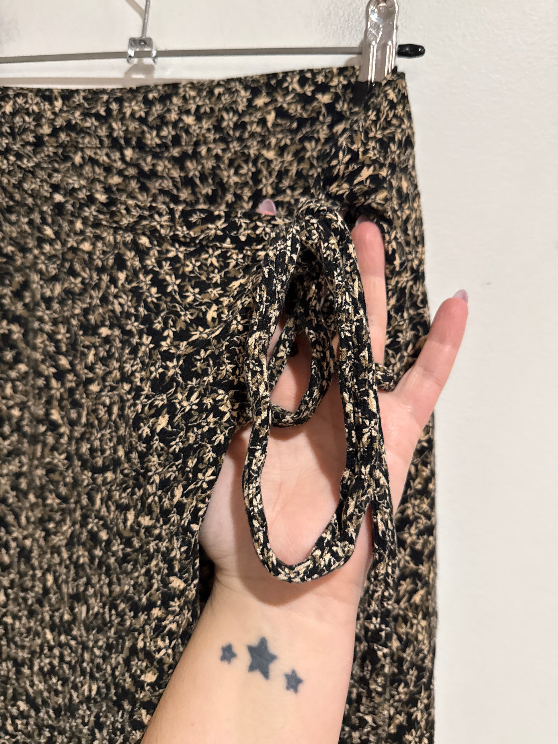 Amuse Midi Wrap Skirt Size M