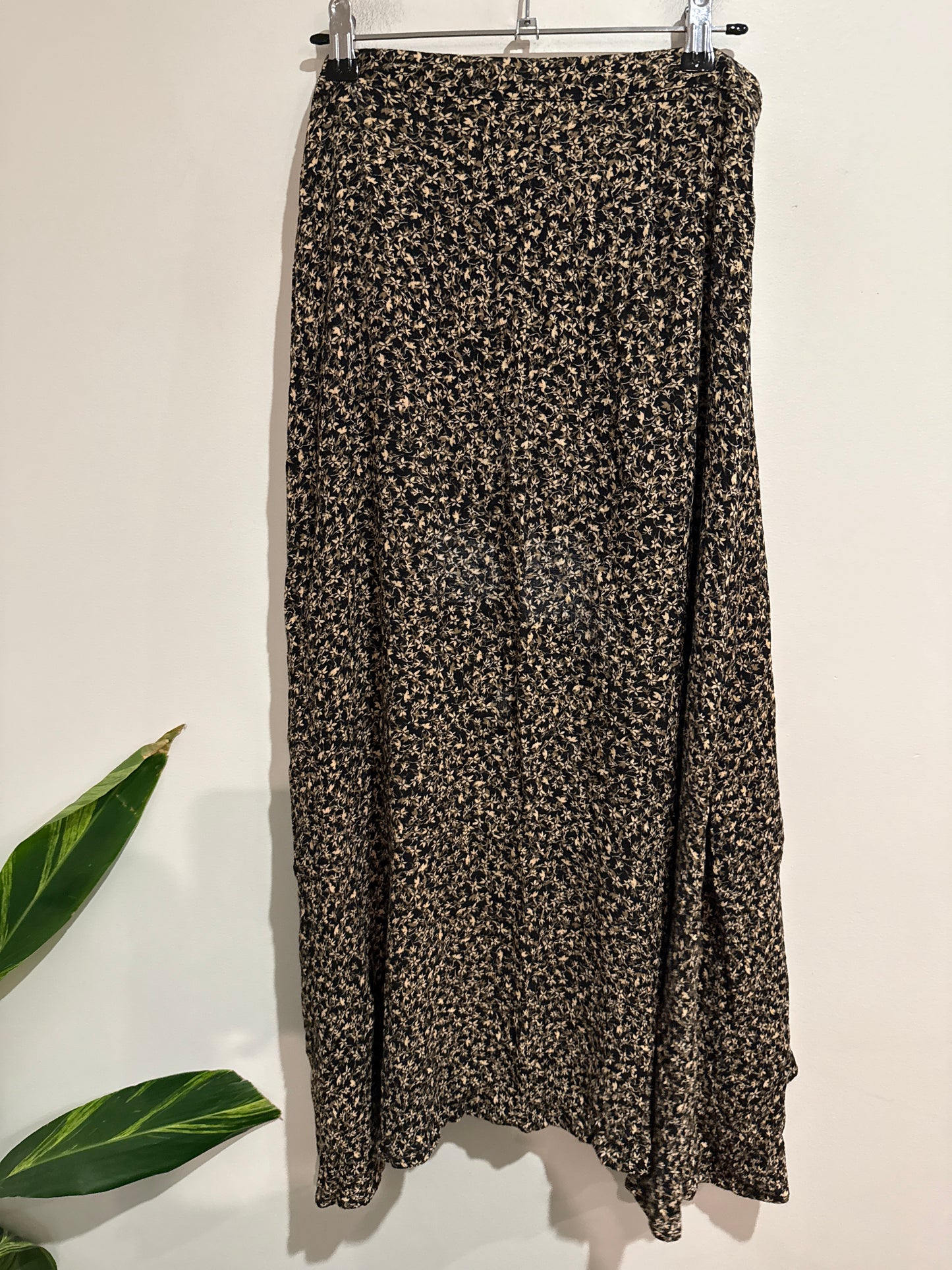 Amuse Midi Wrap Skirt Size M