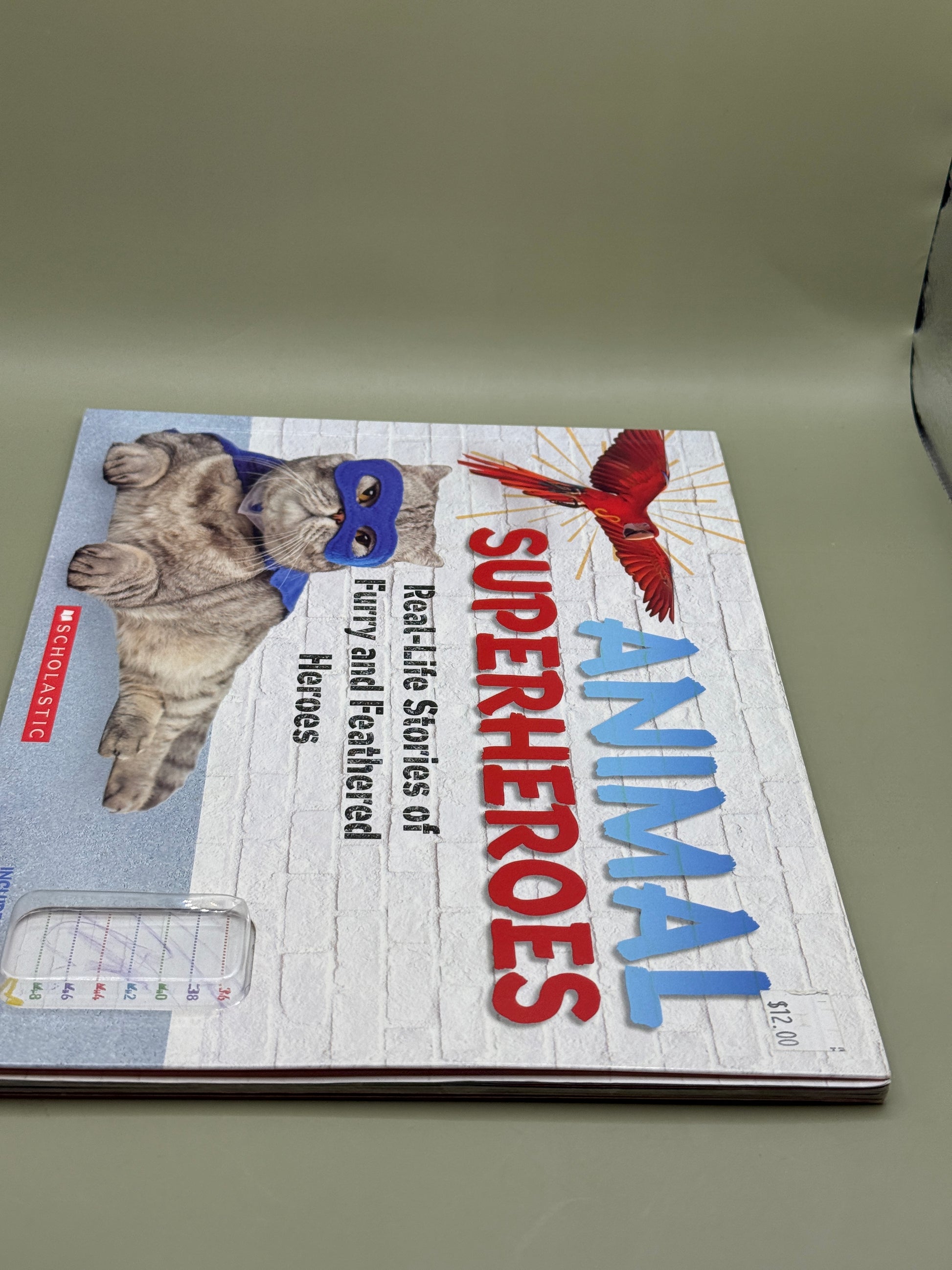 Animal Superheroes: Real-Life Stories of Furry and Feathered Heroes