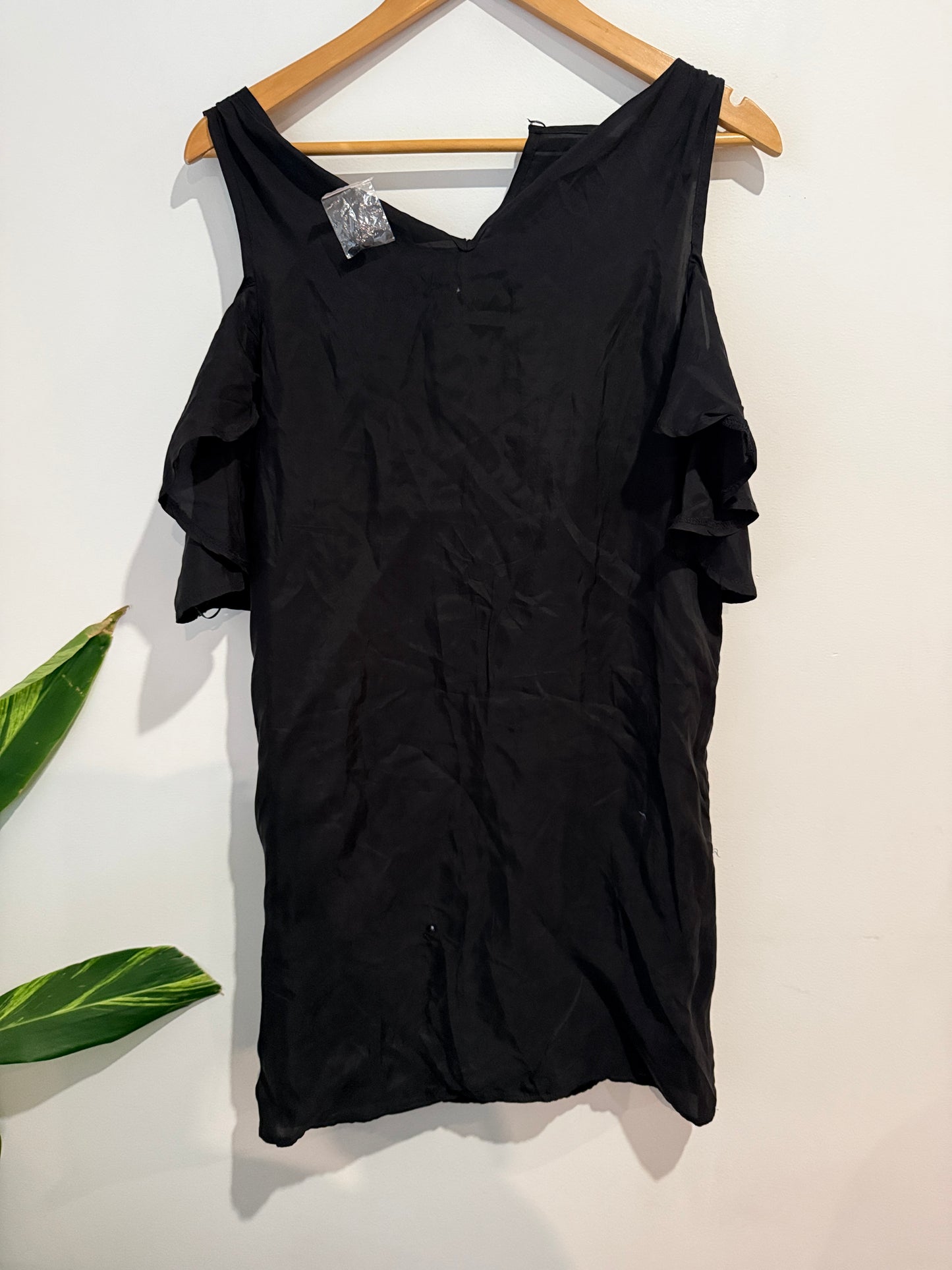 Fate + Becker Darinna Cold Shoulder Dress Size 8