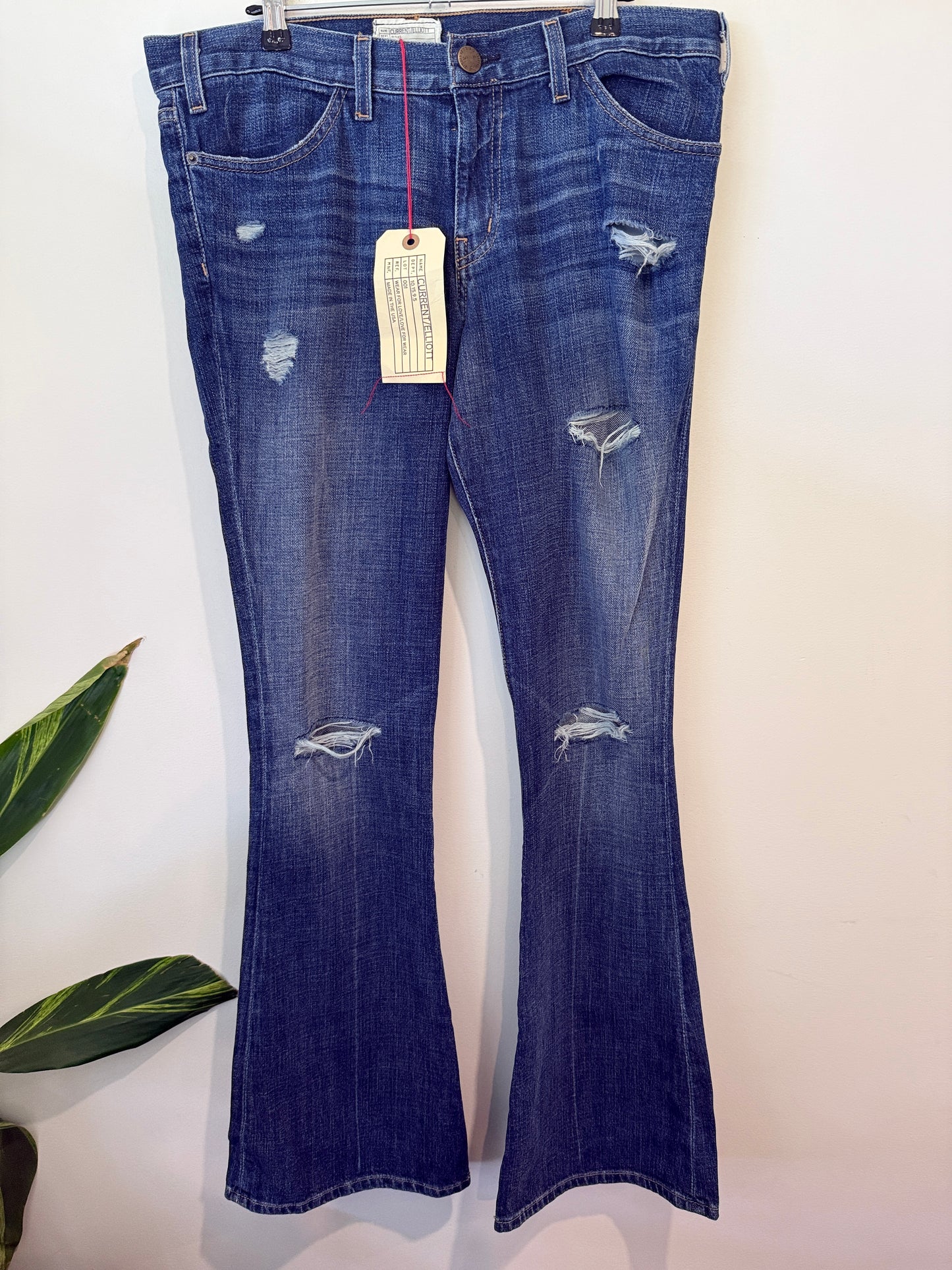 Current/Elliott The Bootcut Distressed Jeans Size 29