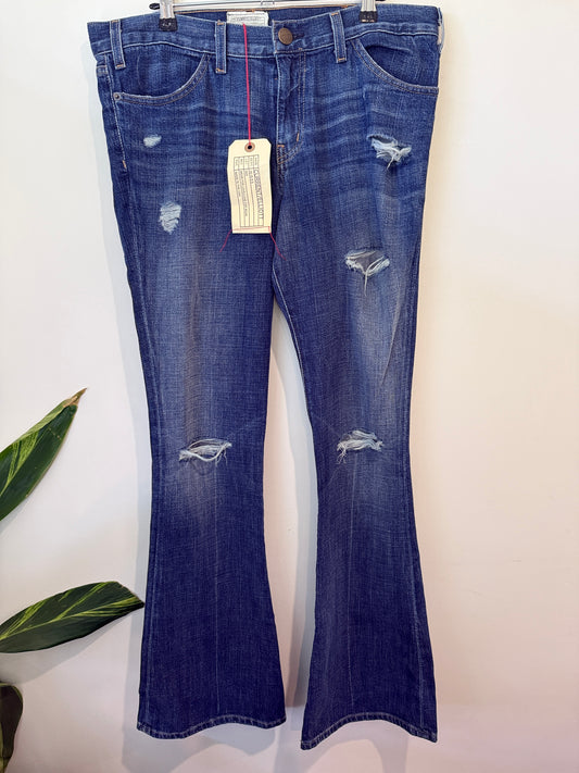 Current/Elliott The Bootcut Distressed Jeans Size 29