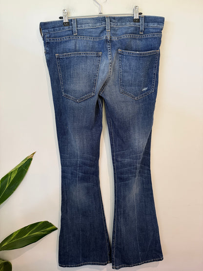 Current/Elliott The Bootcut Distressed Jeans Size 29