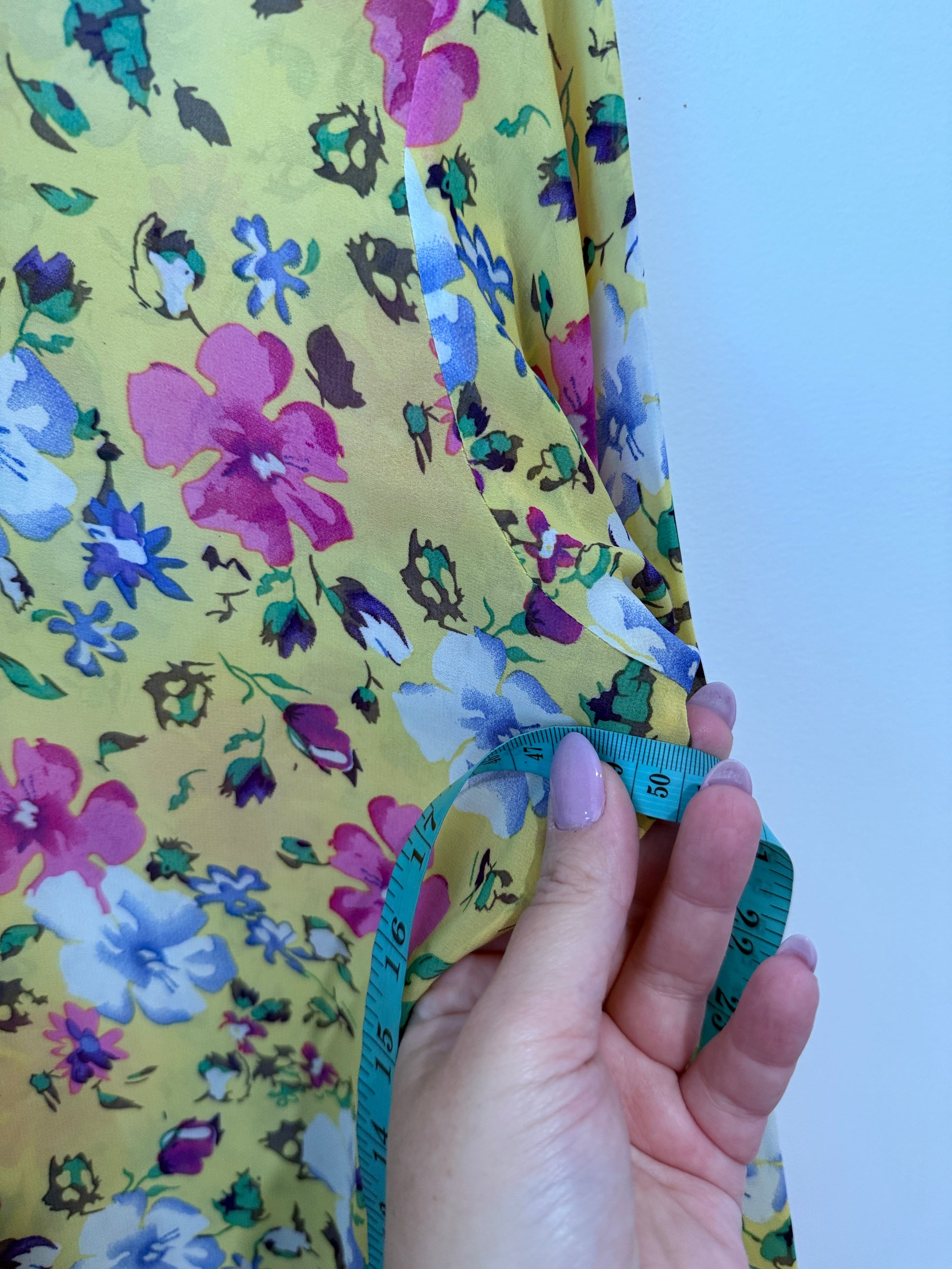 Brand Unknown Size U/Arm to U/Arm 50cm Yellow Floral Print Shift Dress