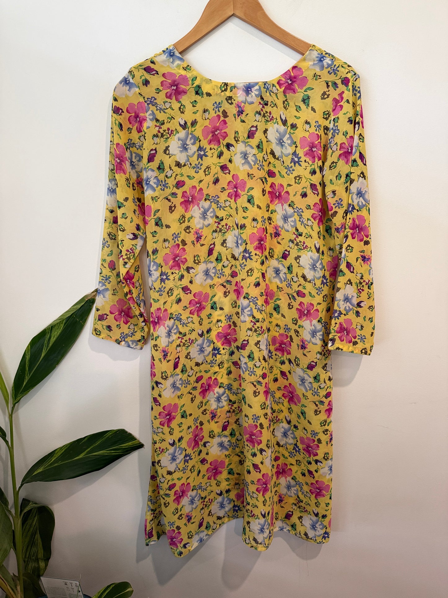 Brand Unknown Size U/Arm to U/Arm 50cm Yellow Floral Print Shift Dress