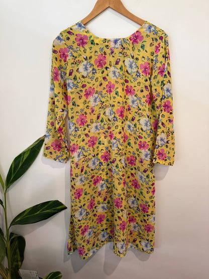 Brand Unknown Size U/Arm to U/Arm 50cm Yellow Floral Print Shift Dress