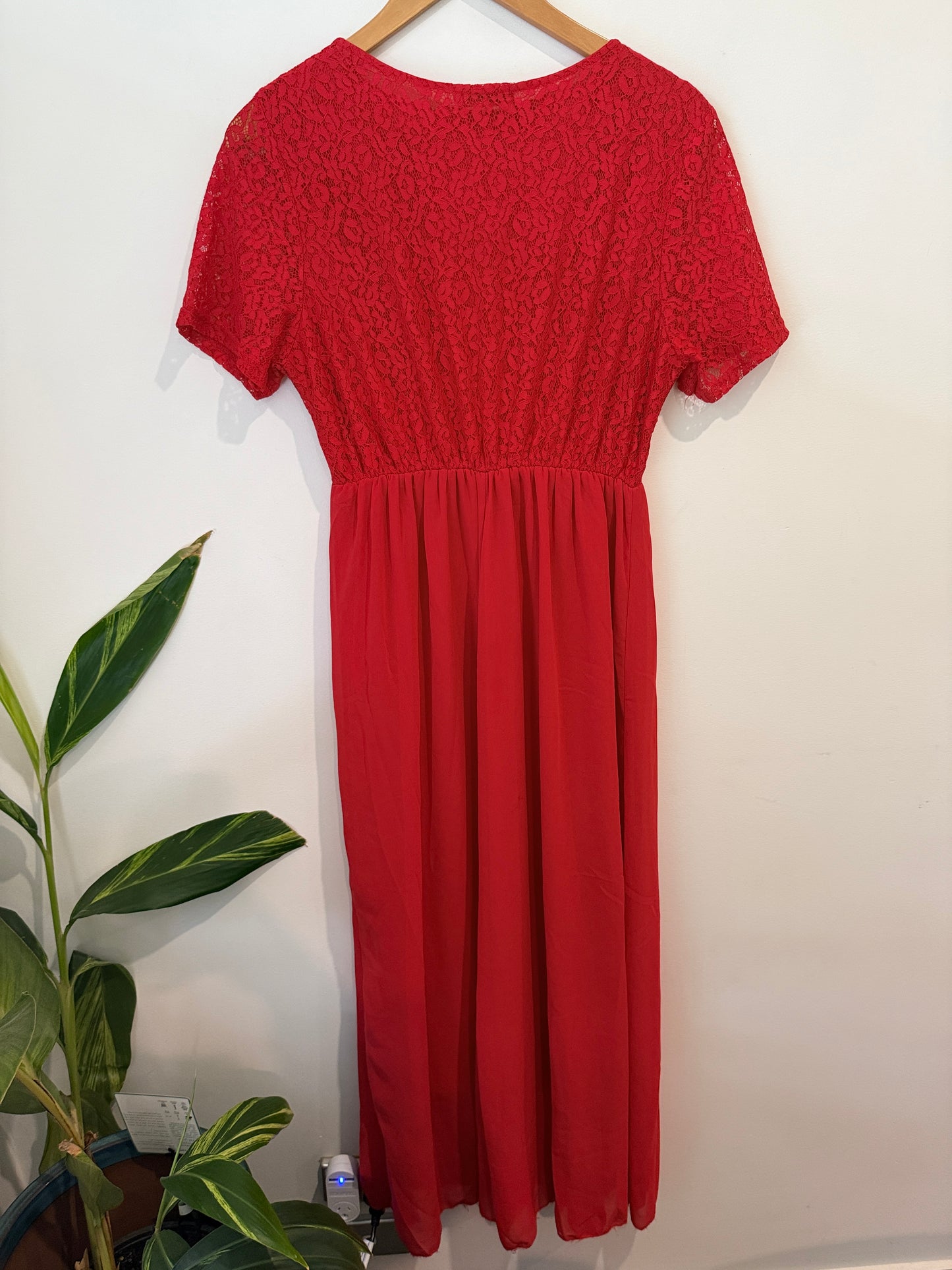 Lawz Size M | U/Arm to U/Arm 46cm Lace Bodice Maxi Dress