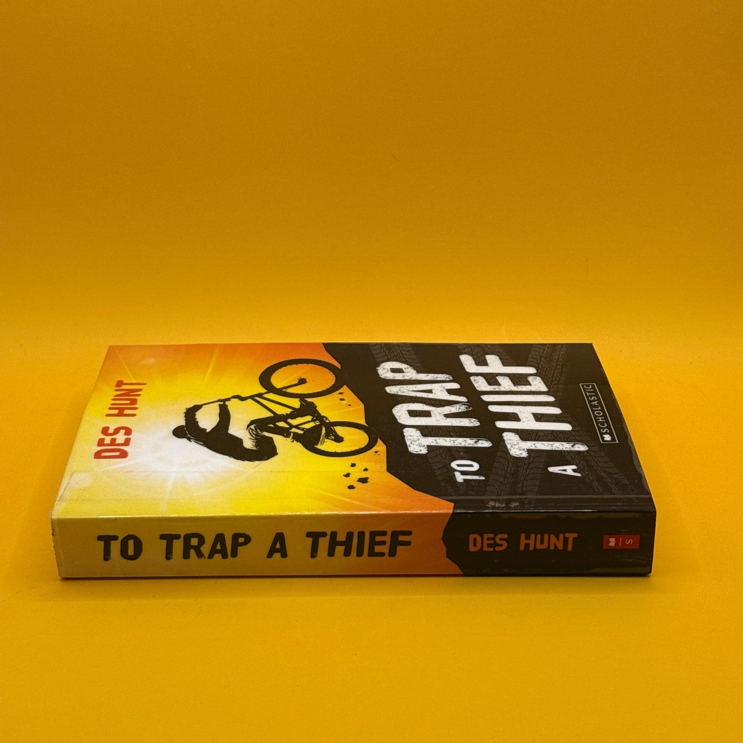 A Trap for a Thief by Des Hunt