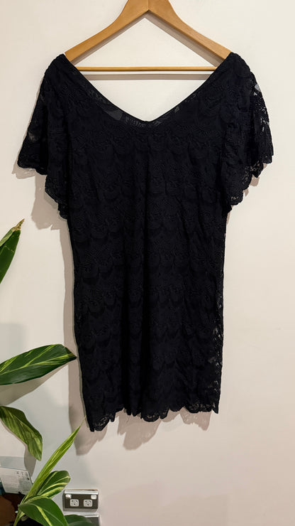 Shanton Size 14 Scalloped Lace Shift Top