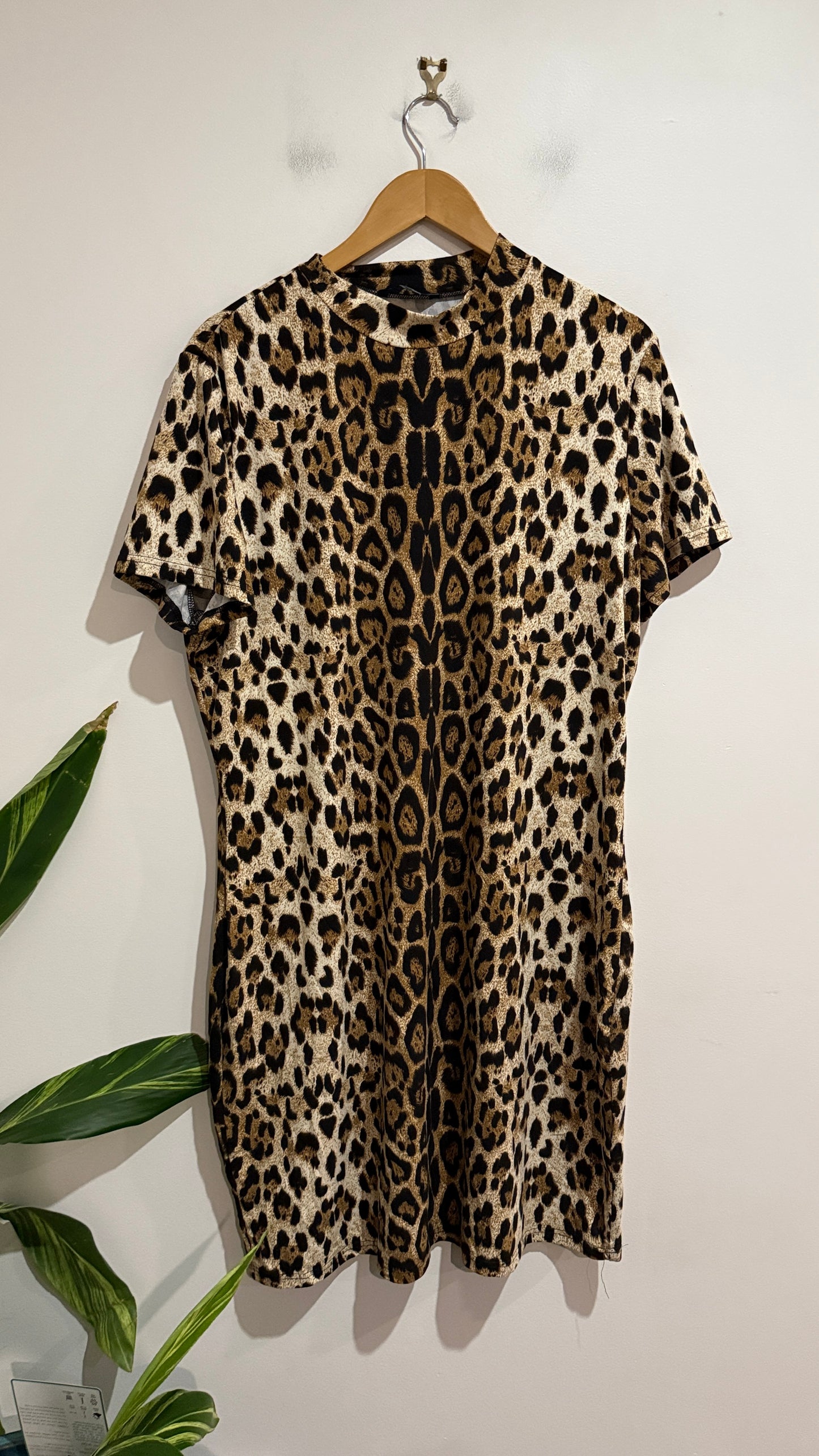 SHEIN Curve Size 5XL | U/Arm to U/Arm 60cm Leopard Print T Shirt Dress