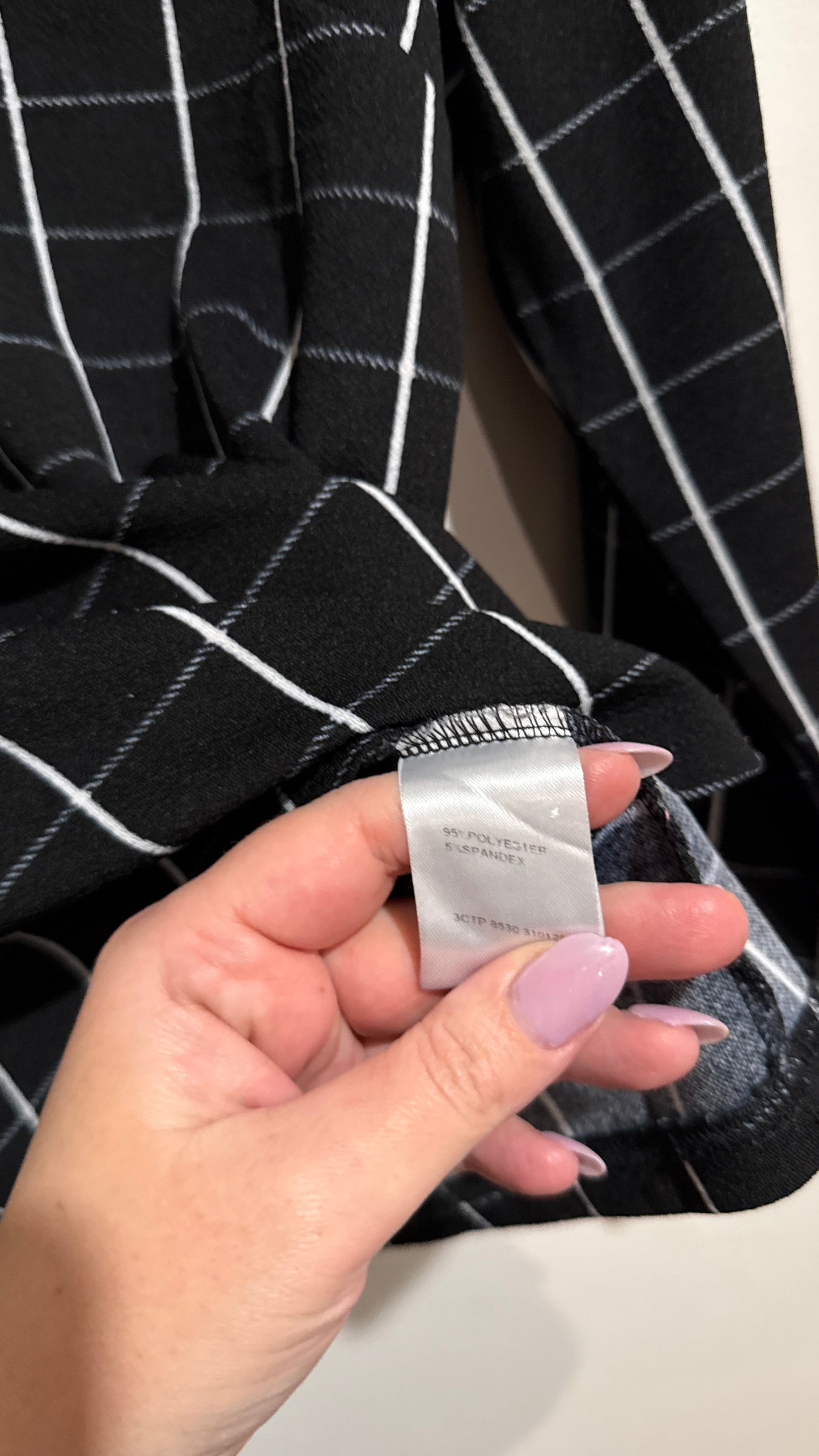 Mirrou Size XL Grid Check Zip Front Top
