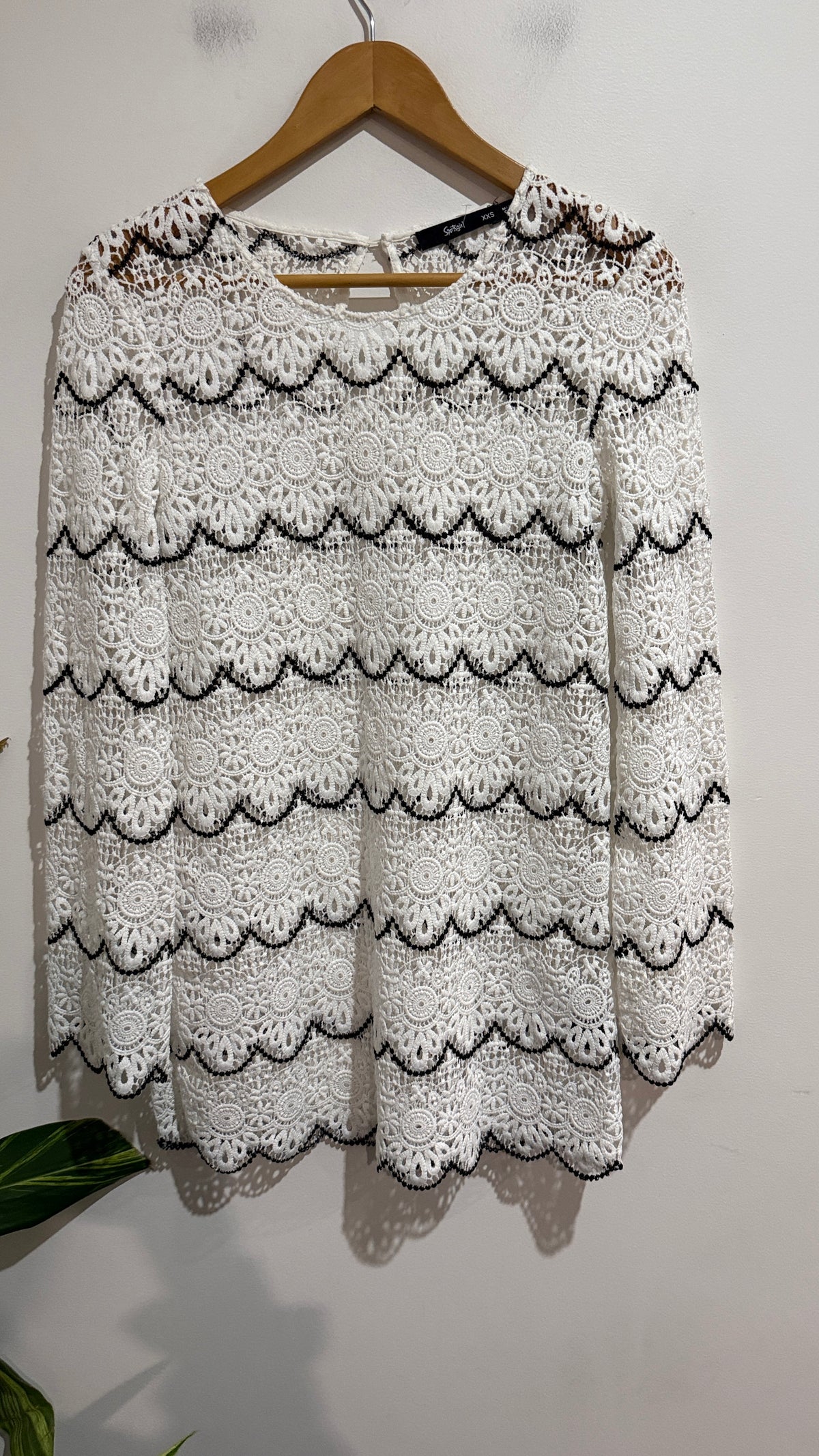 Sportsgirl Scalloped Lace Top Size XXS