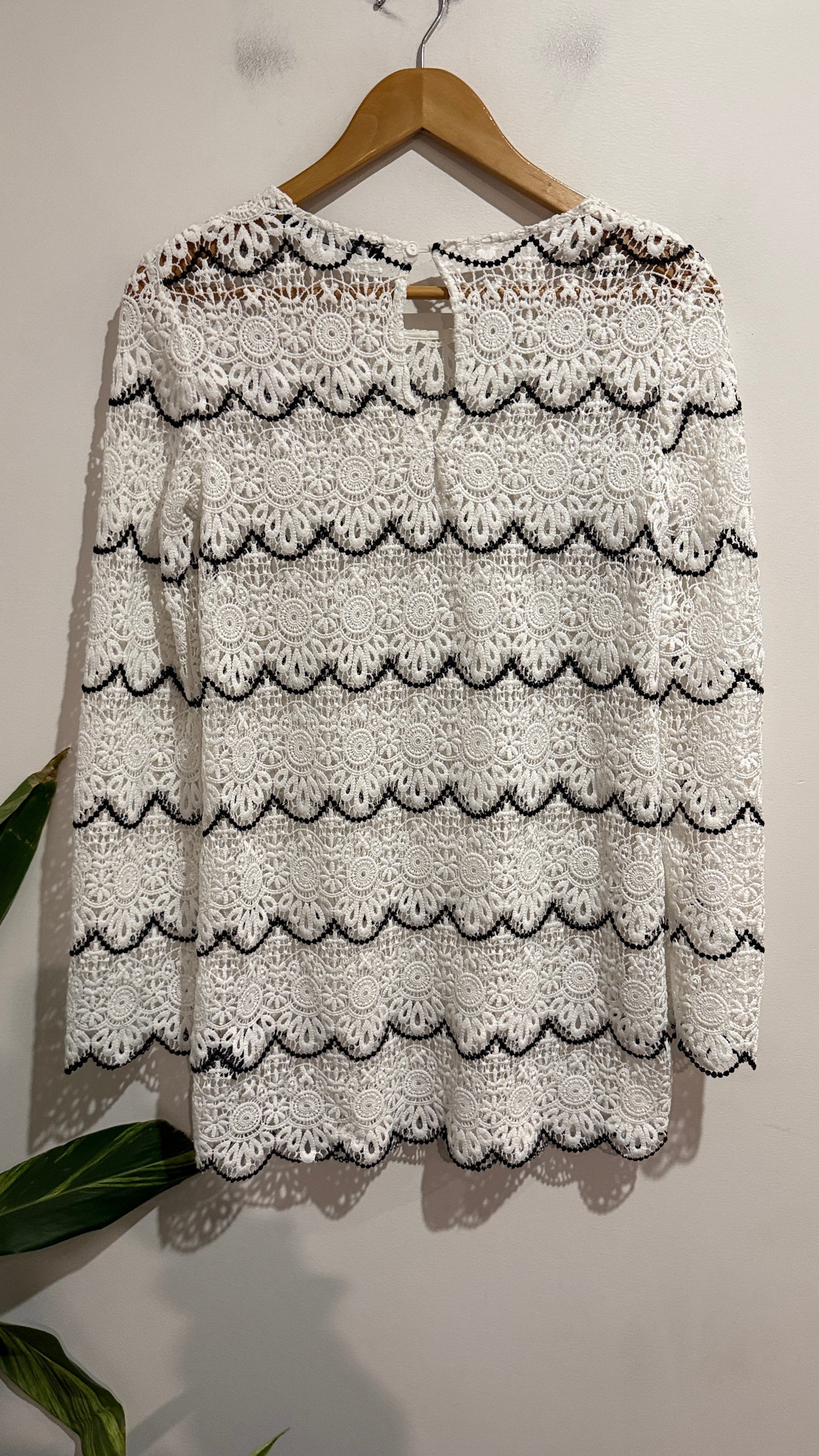 Sportsgirl Scalloped Lace Top Size XXS