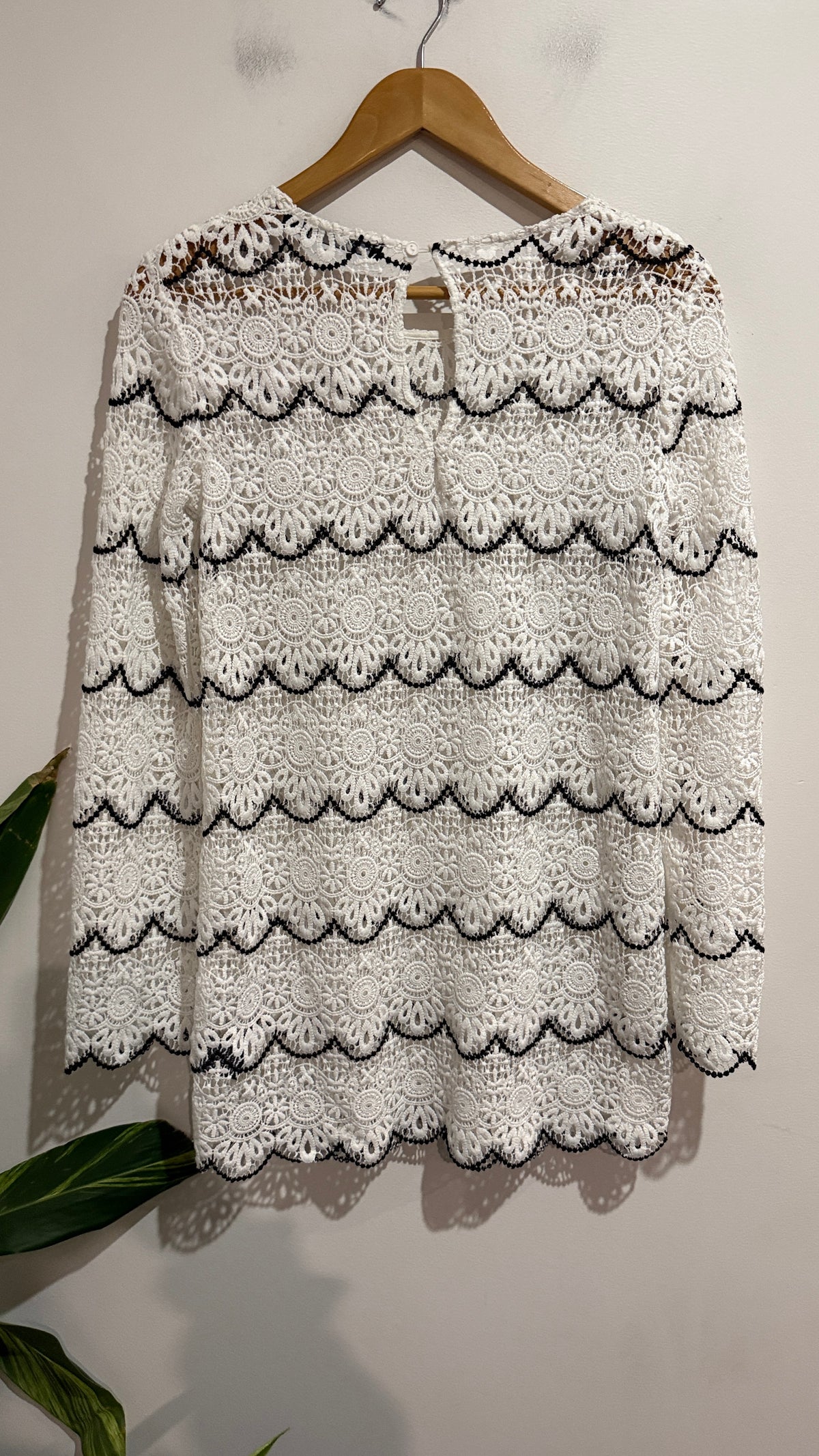 Sportsgirl Scalloped Lace Top Size XXS