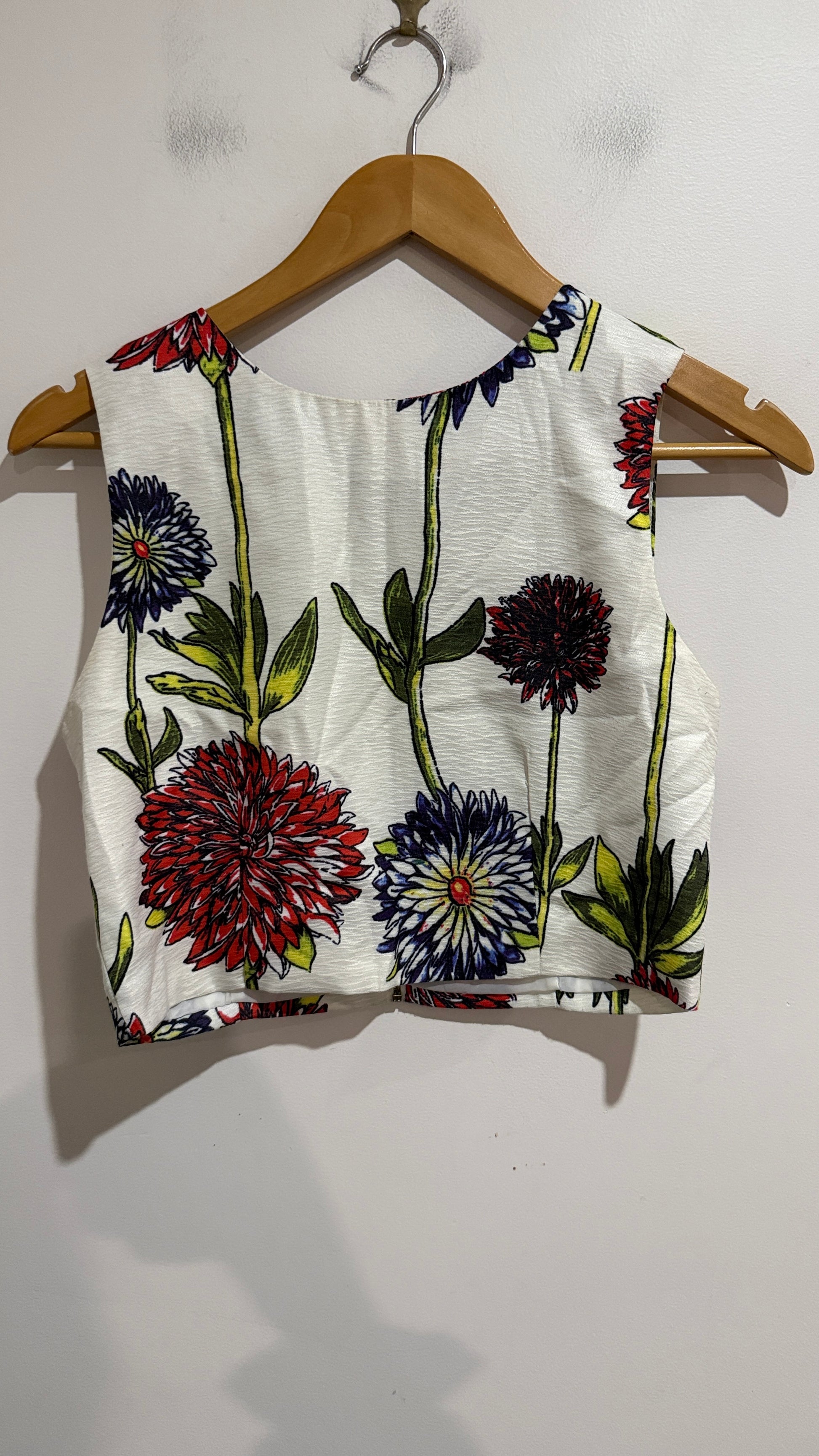 Cameo Rose Sleeveless Cropped Top Size 8