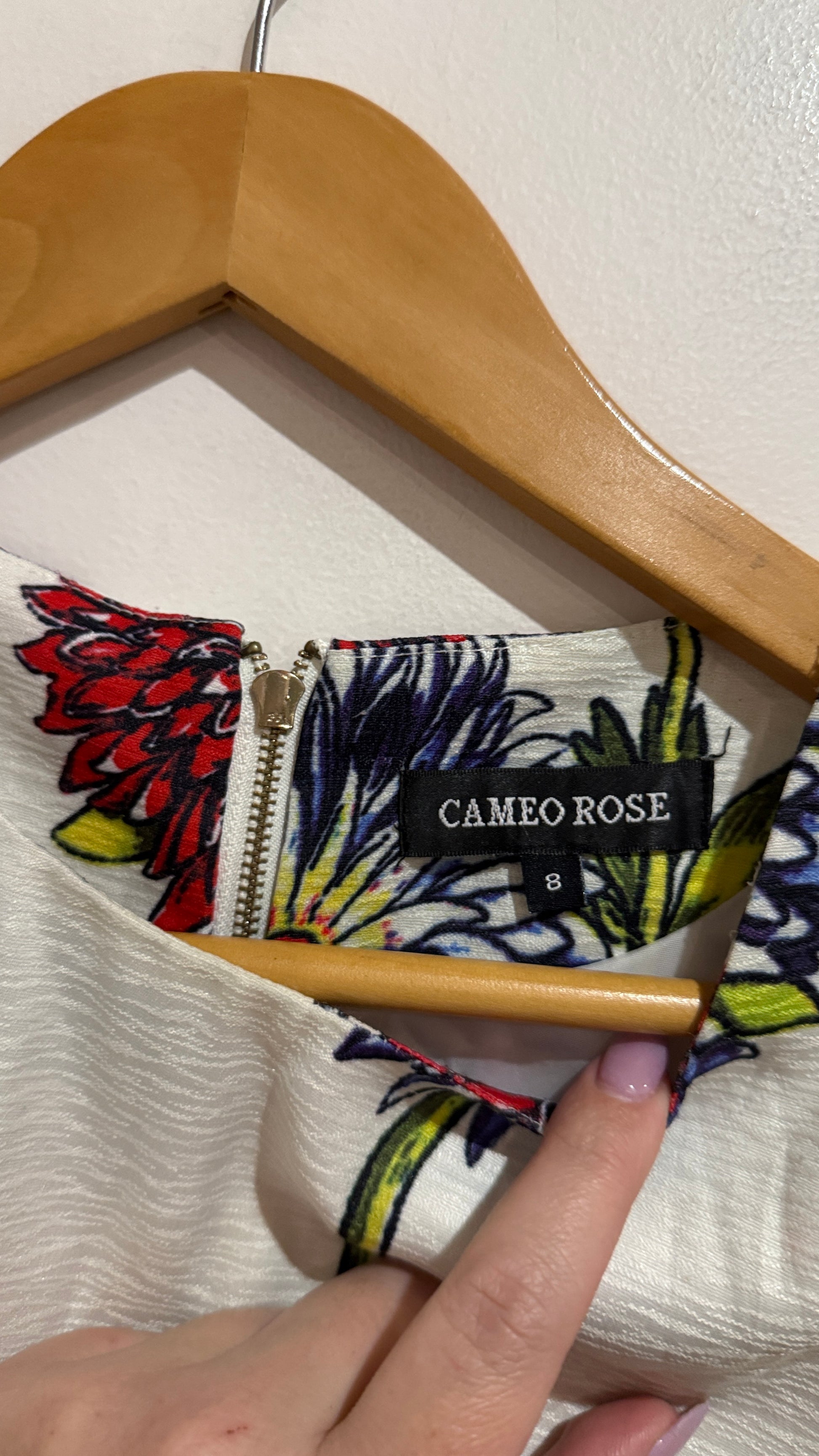 Cameo Rose Sleeveless Cropped Top Size 8