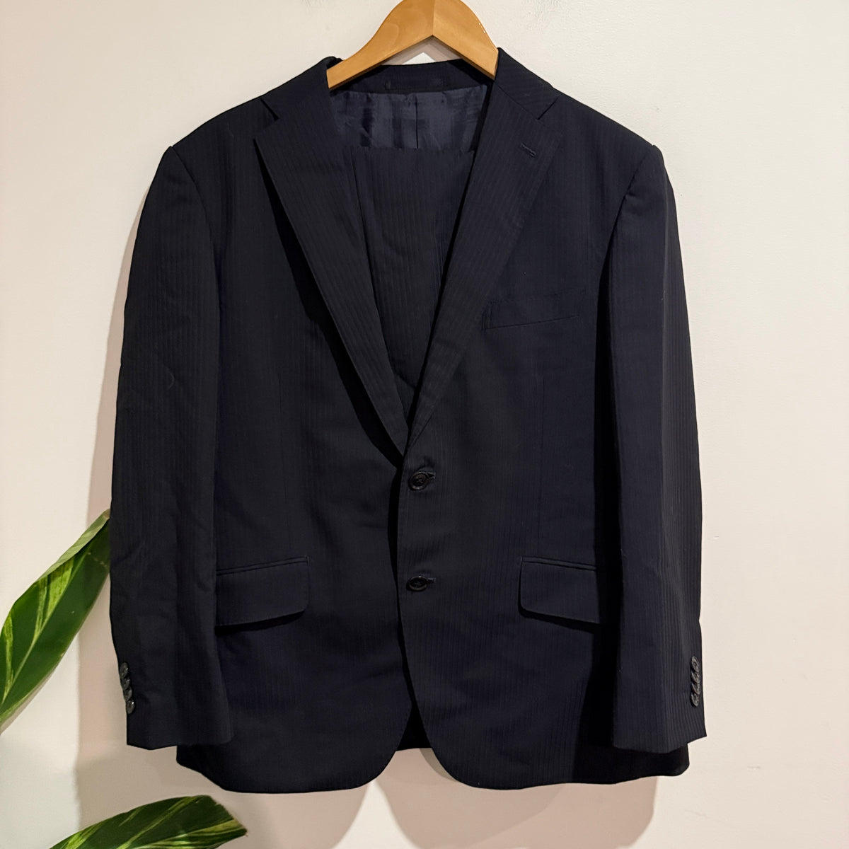 T. Minamino Single-breasted Two-button Blazer & Dress Pants Suit Set Size U/Arm to U/Arm 54cm | W: 84cm | L: 96cm