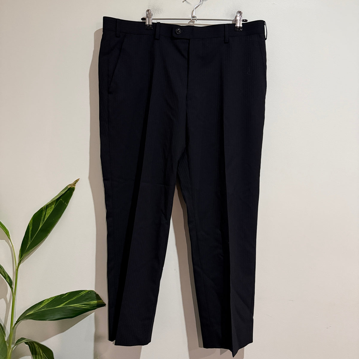 T. Minamino Single-breasted Two-button Blazer & Dress Pants Suit Set Size U/Arm to U/Arm 54cm | W: 84cm | L: 96cm