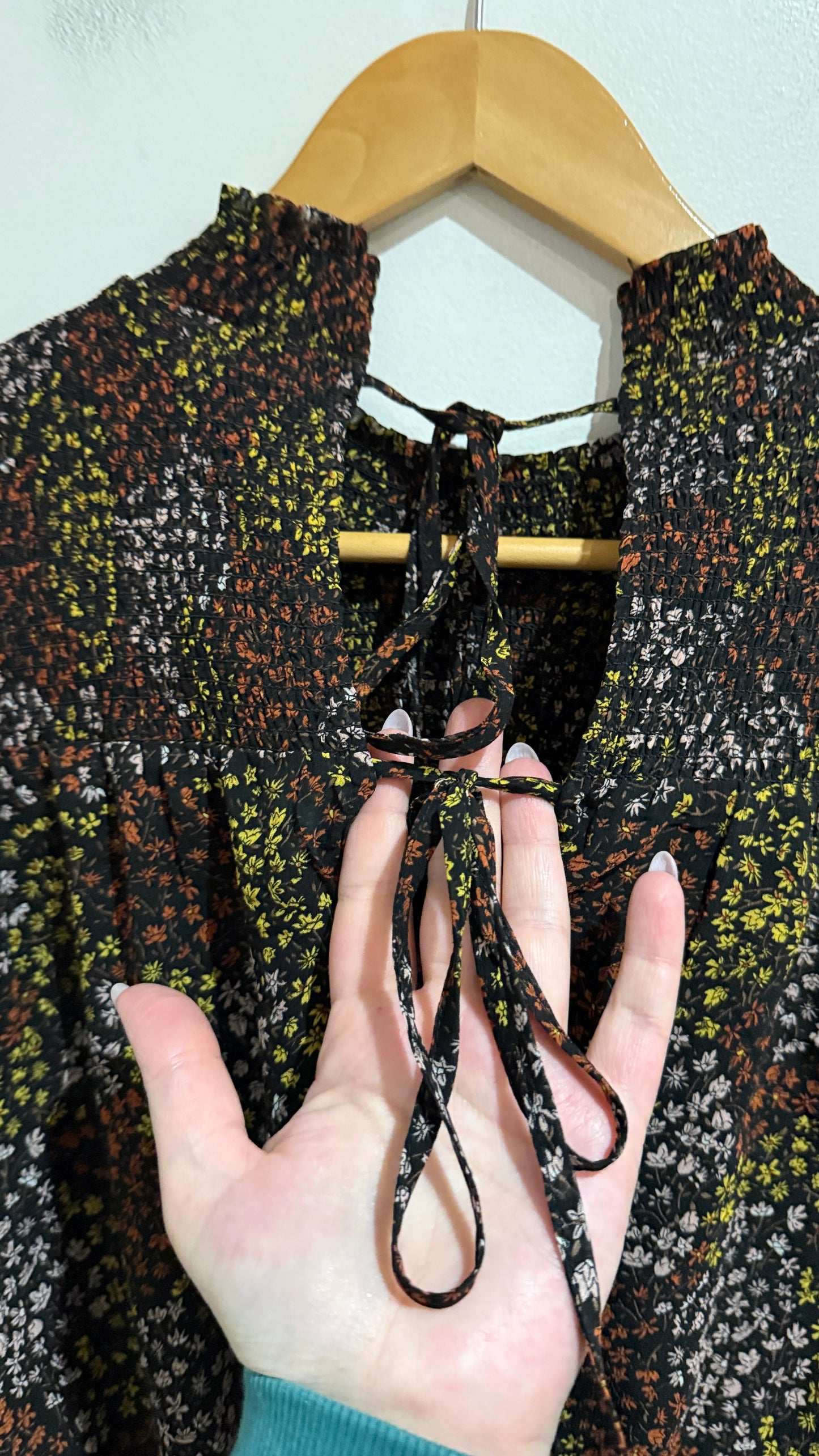 Whistle Size 12 Floral Shirred Blouse