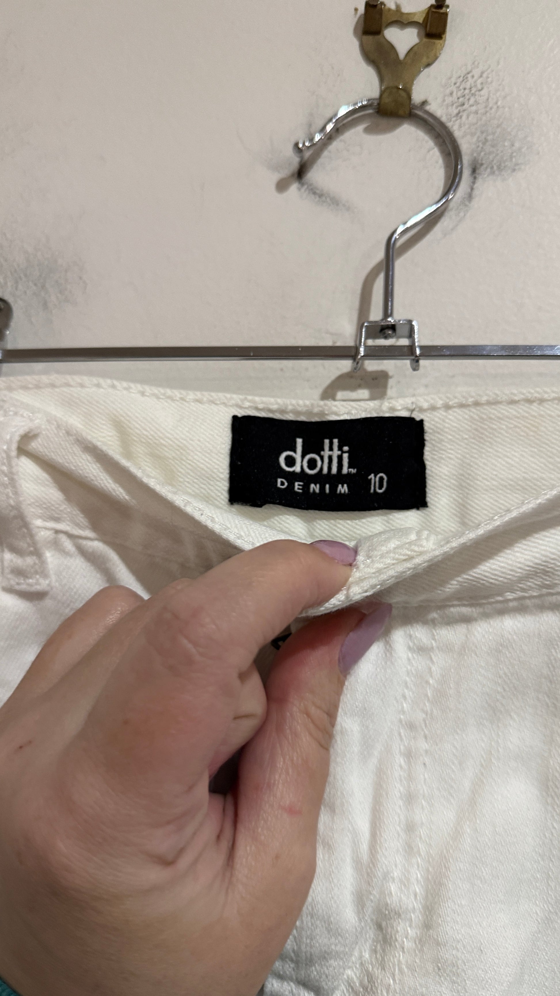Dotti Denim Size 10 White Cuffed Shorts
