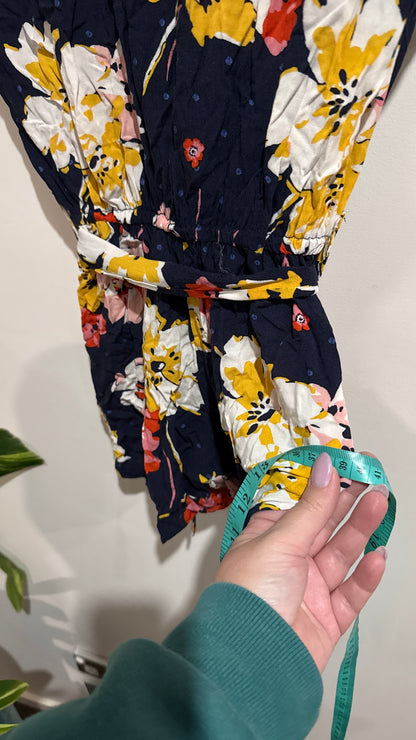 Brand Unknown Short-sleeve Wrap Romper Size U/Arm to U/arm 43cm