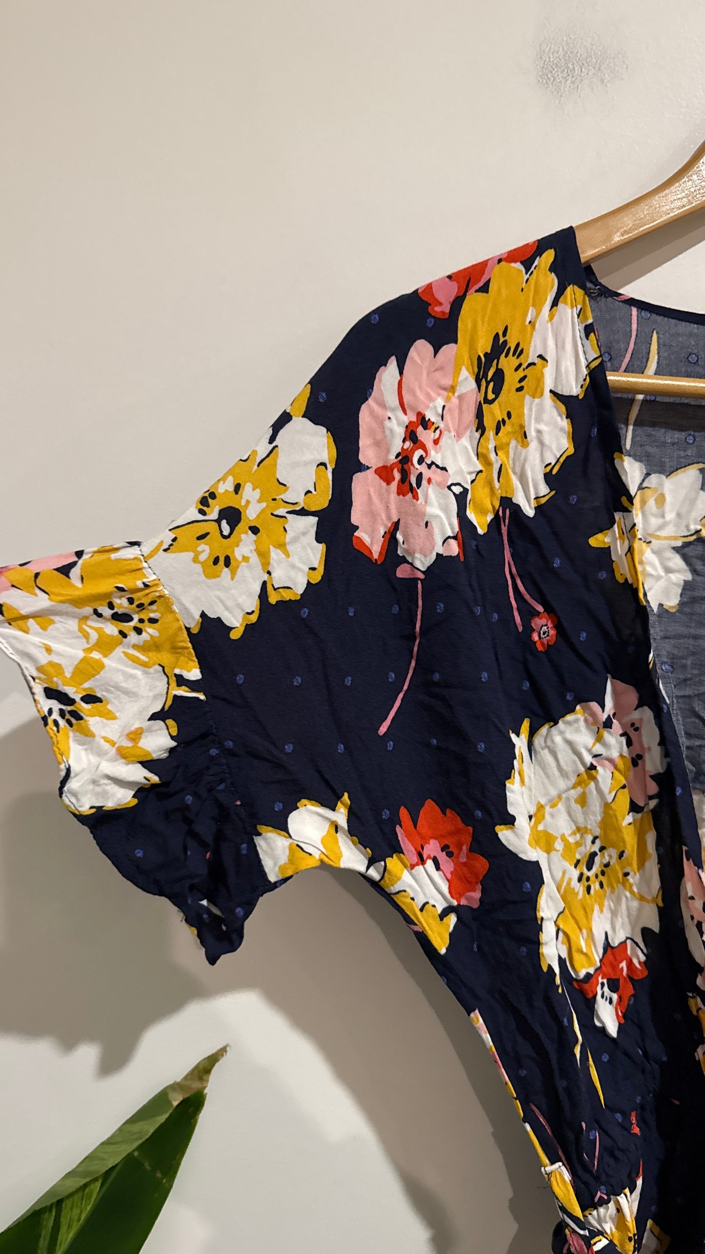 Brand Unknown Short-sleeve Wrap Romper Size U/Arm to U/arm 43cm