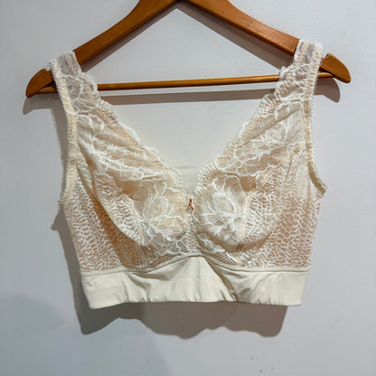 Playtexform Ivory Lace Bra Size 18DD