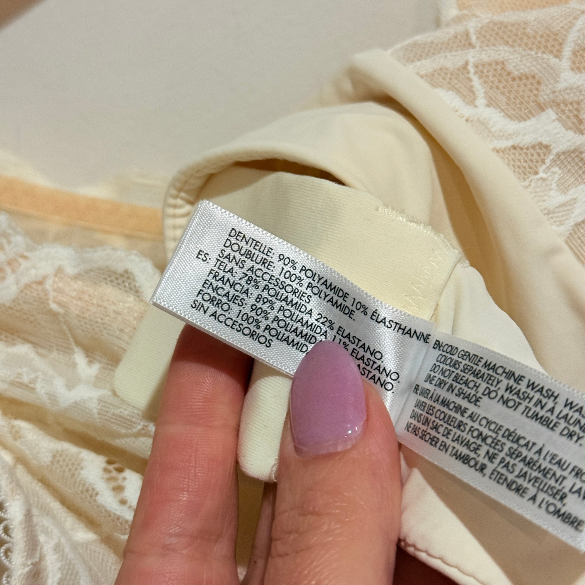 Playtexform Ivory Lace Bra Size 18DD